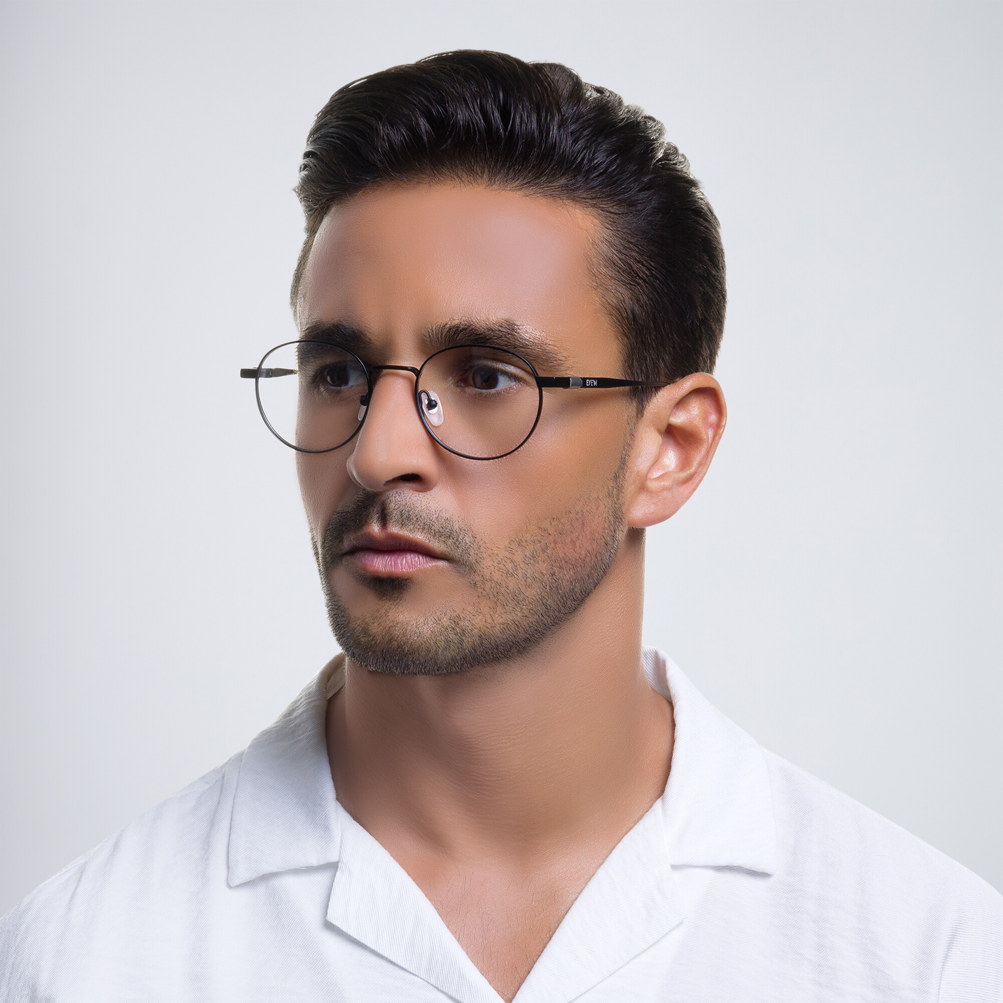 EYE'M Round Eyeglasses in Black – Product Photo 6