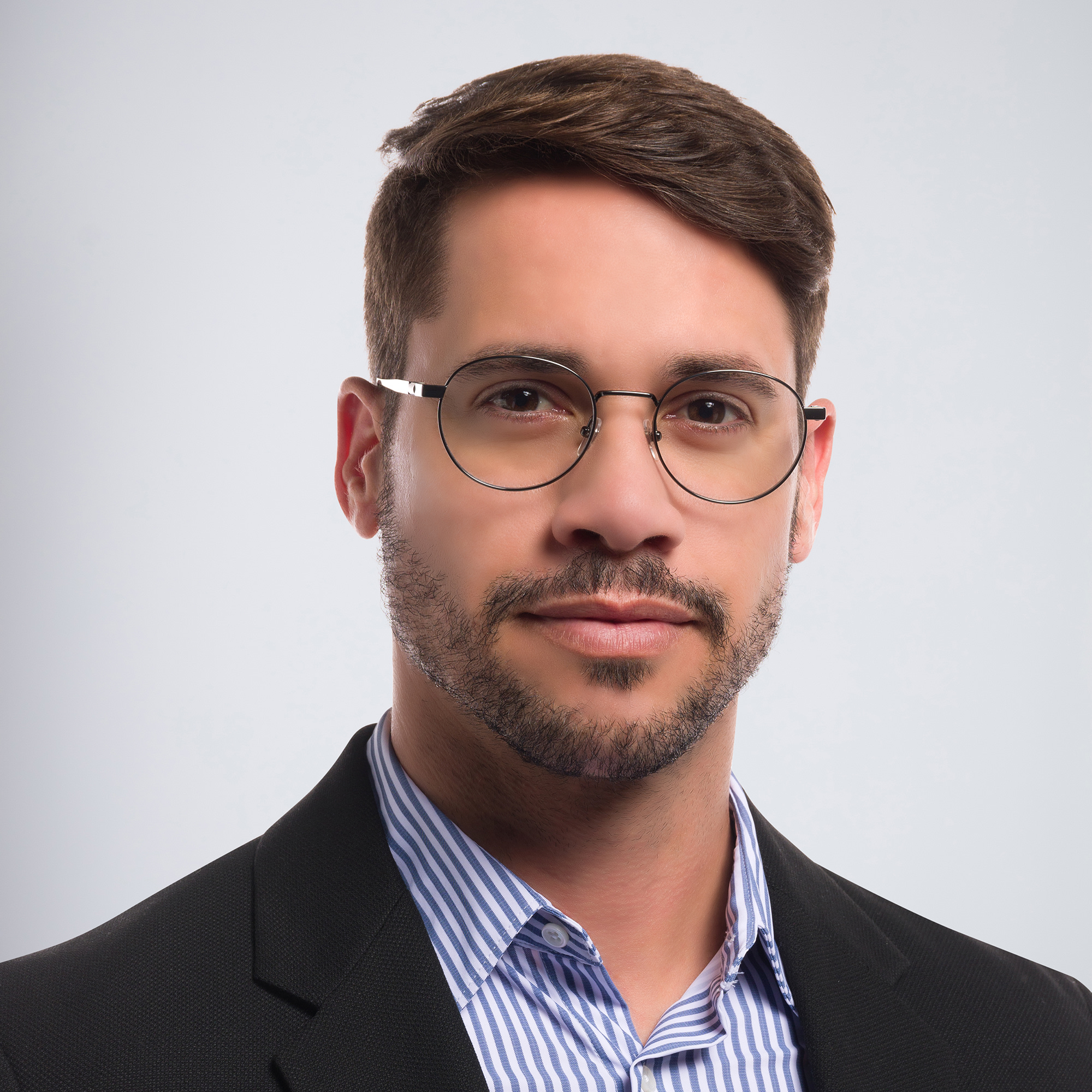 EYE'M Round Eyeglasses in Gunmetal – Product Photo 6
