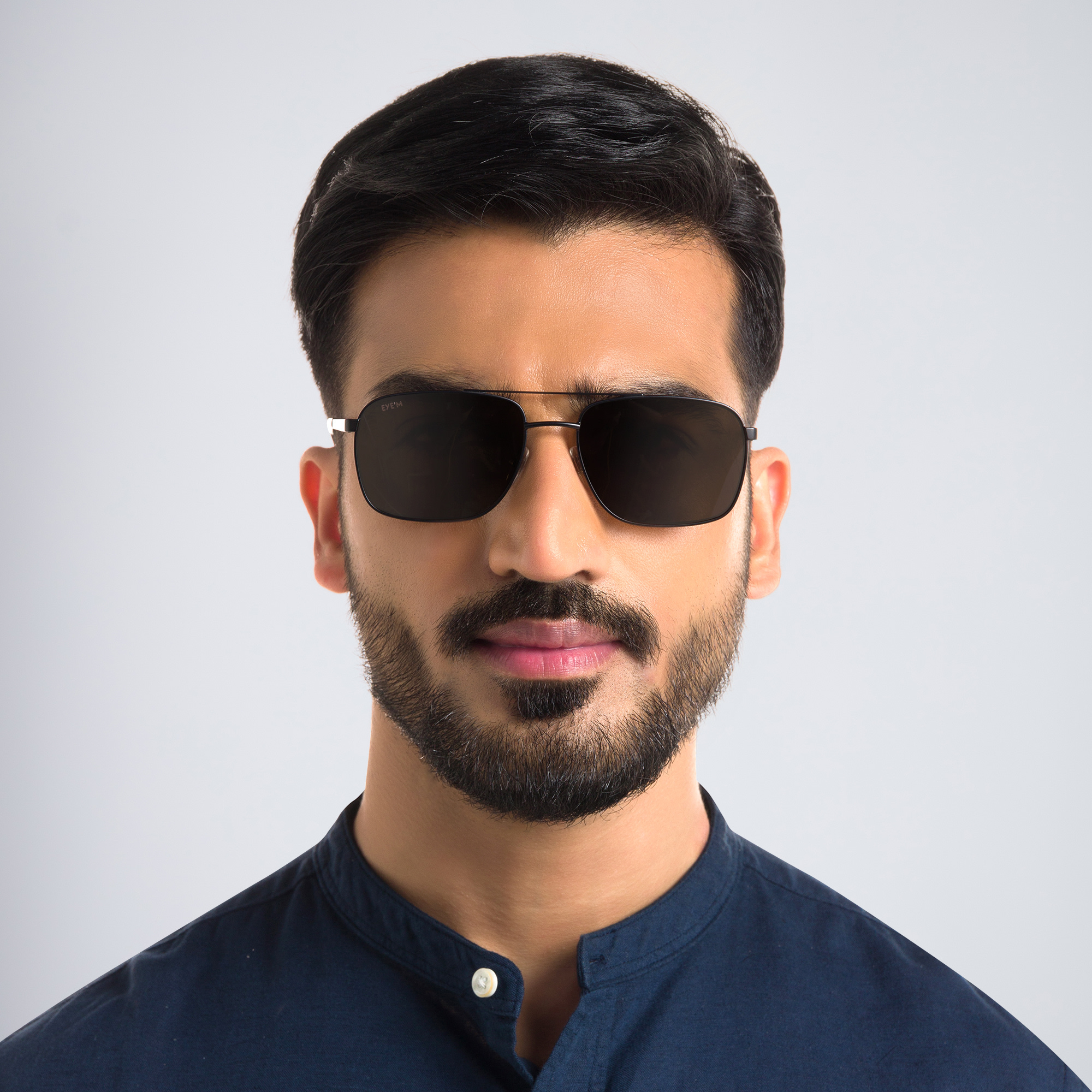 Shop EYE'M Square Sunglasses in Matte Black online.