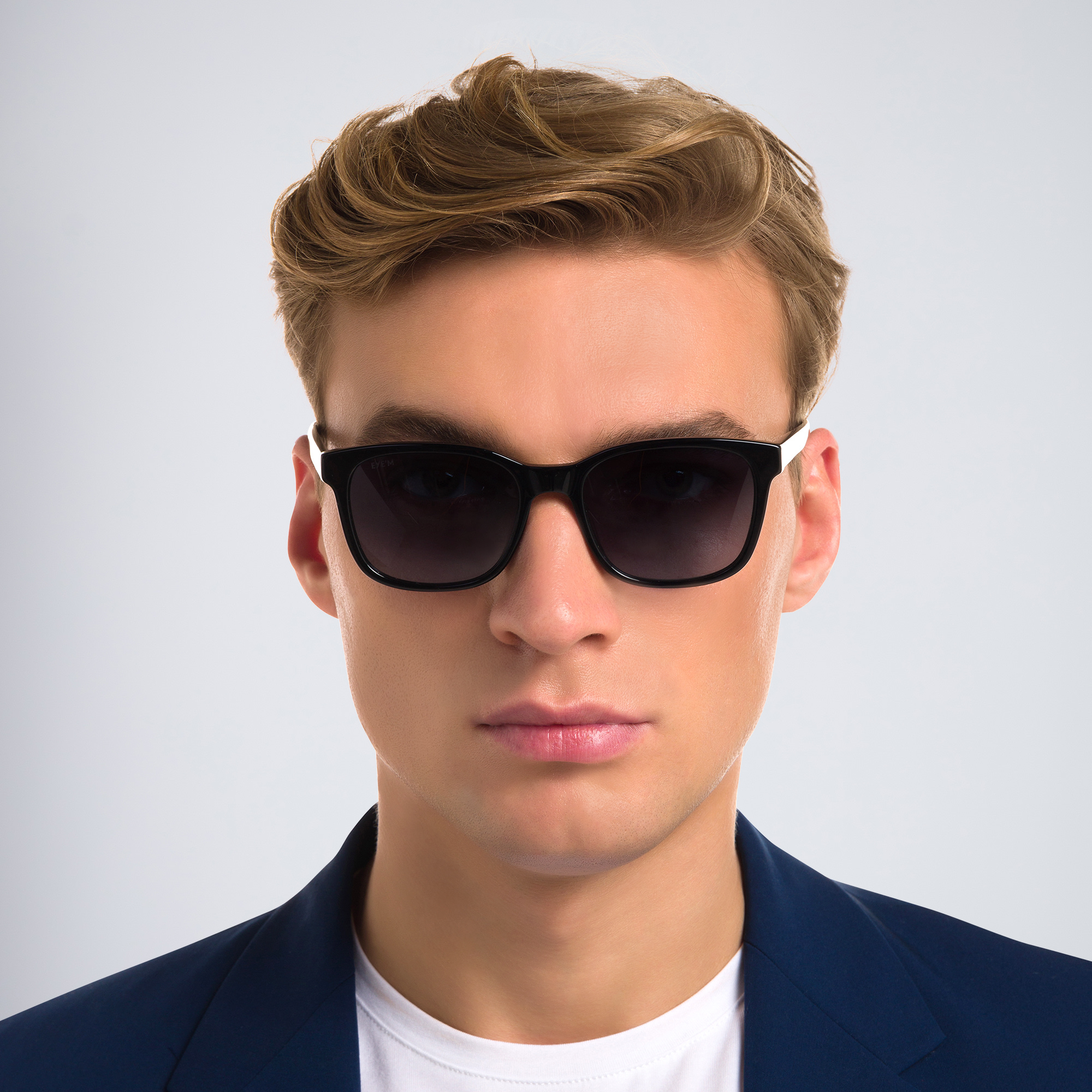 Shop EYE'M Square Sunglasses in Black online.