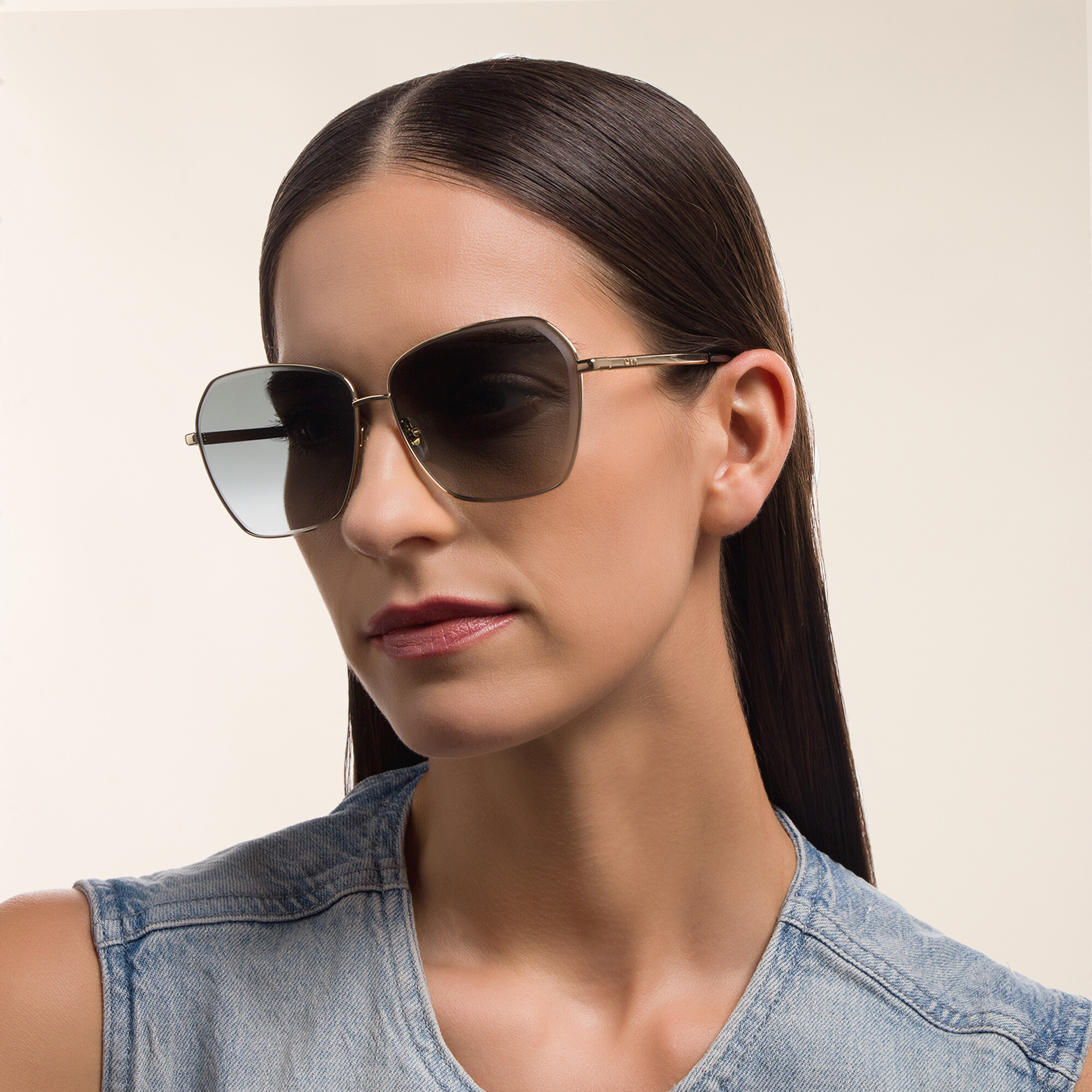 EYE'M Wide Cat Eye Sunglasses in Gold – Product Photo 6