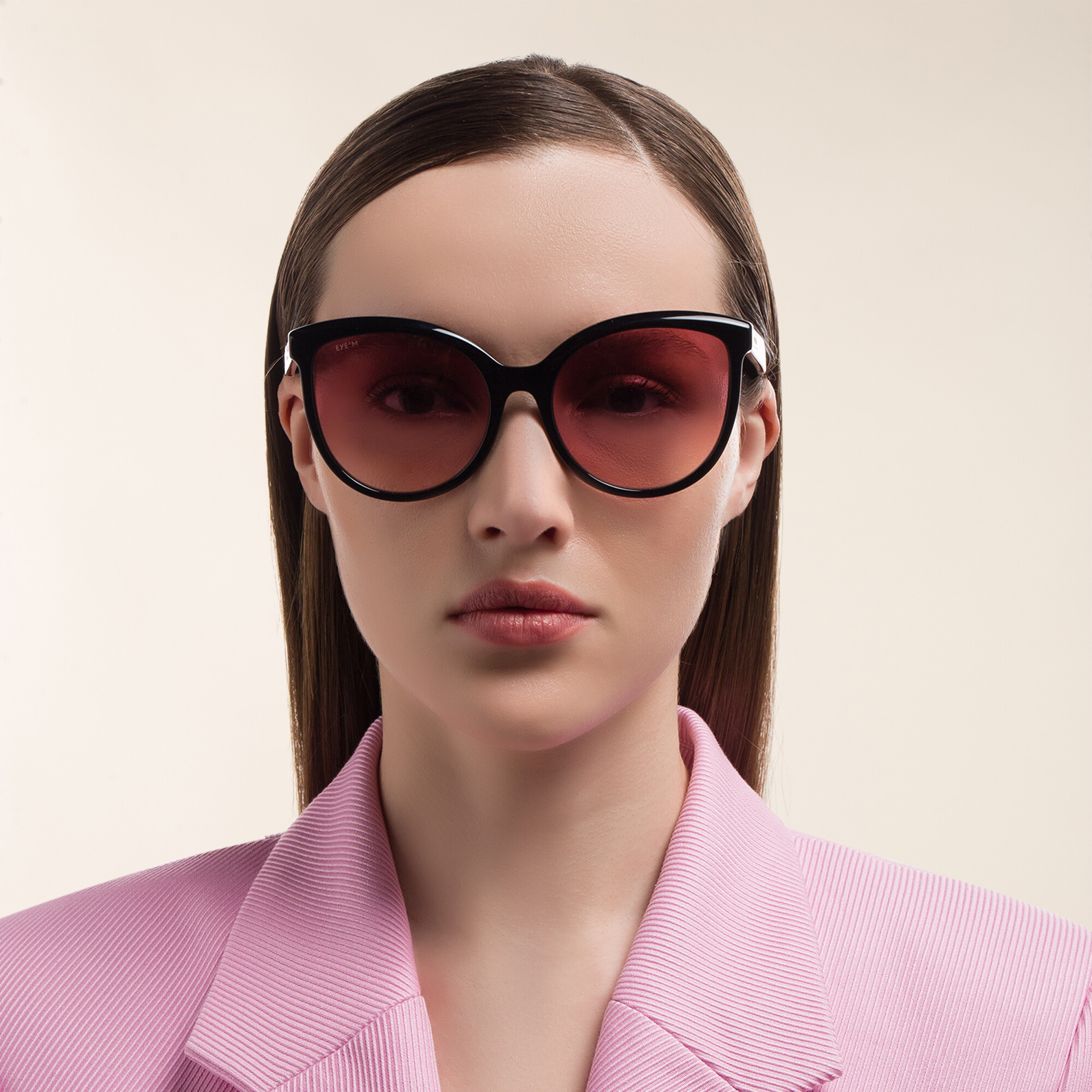 EYE'M Cat Eye Sunglasses in Black – Product Photo 5