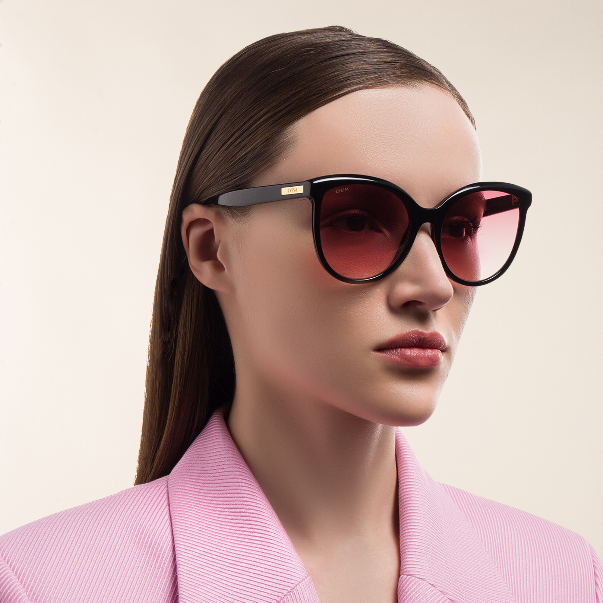 EYE'M Cat Eye Sunglasses in Black – Product Photo 6