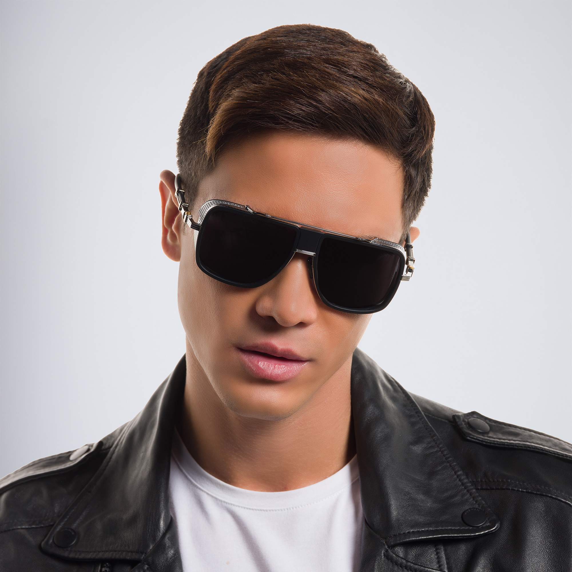 BALMAIN O.R. Unisex Aviator Sunglasses in Silver – Product Photo 3