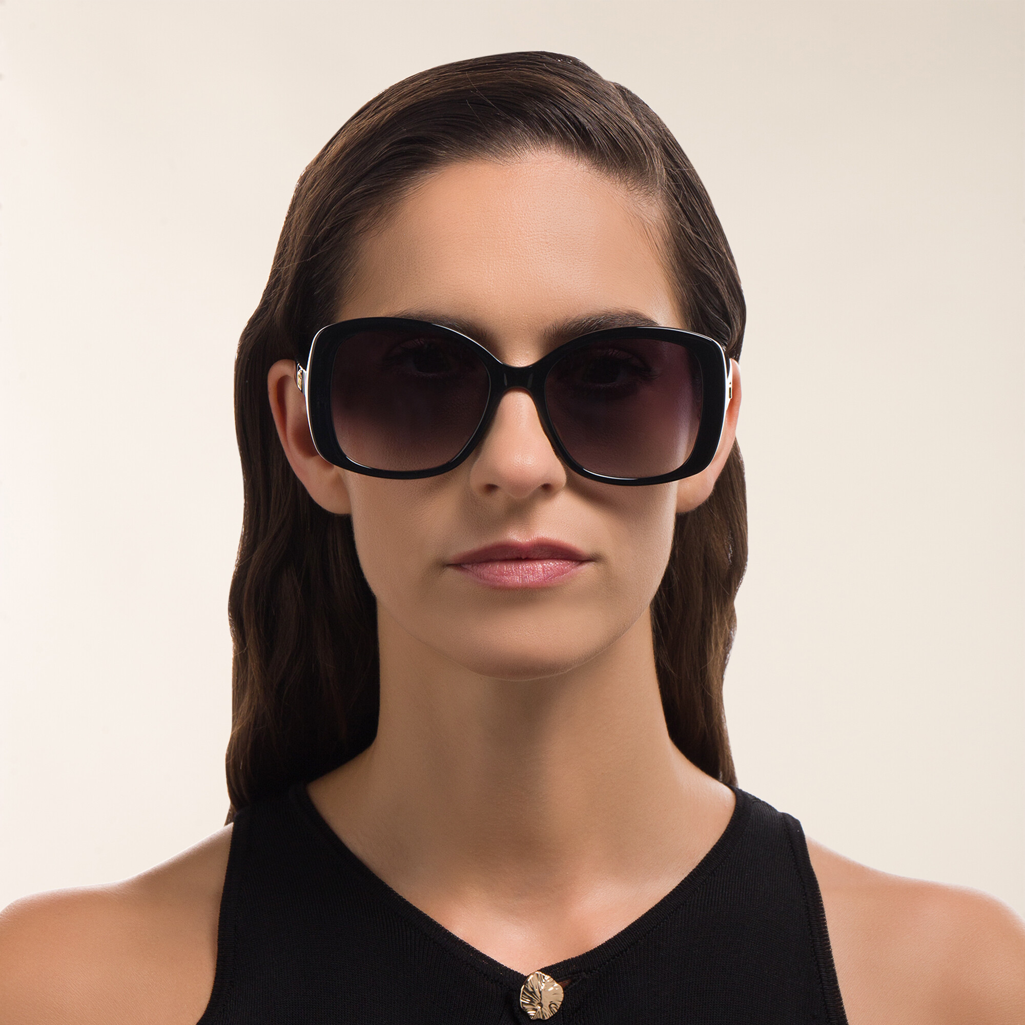 GUCCI Cat-Eye Sunglasses in Black – Product Photo 5