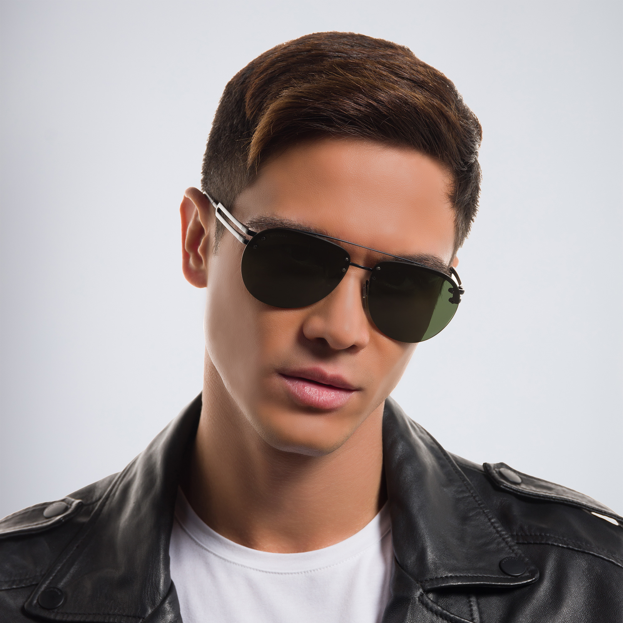 نظارة شمسية أفياتور كبيرة من بولغري بلون أسود مطفي - صورة المنتج 5