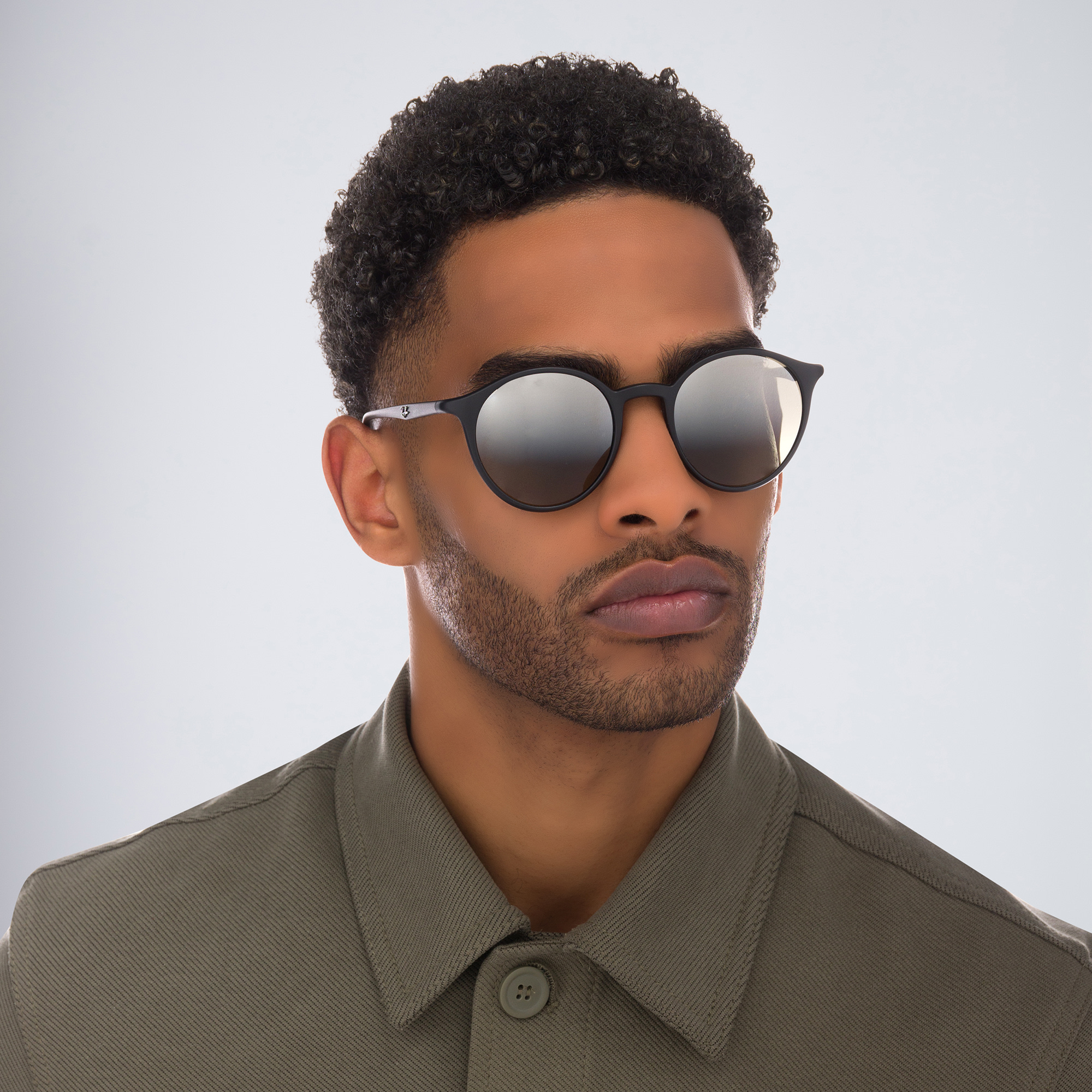 Ray-Ban Unisex Round Sunglasses in Black – Product Photo 7
