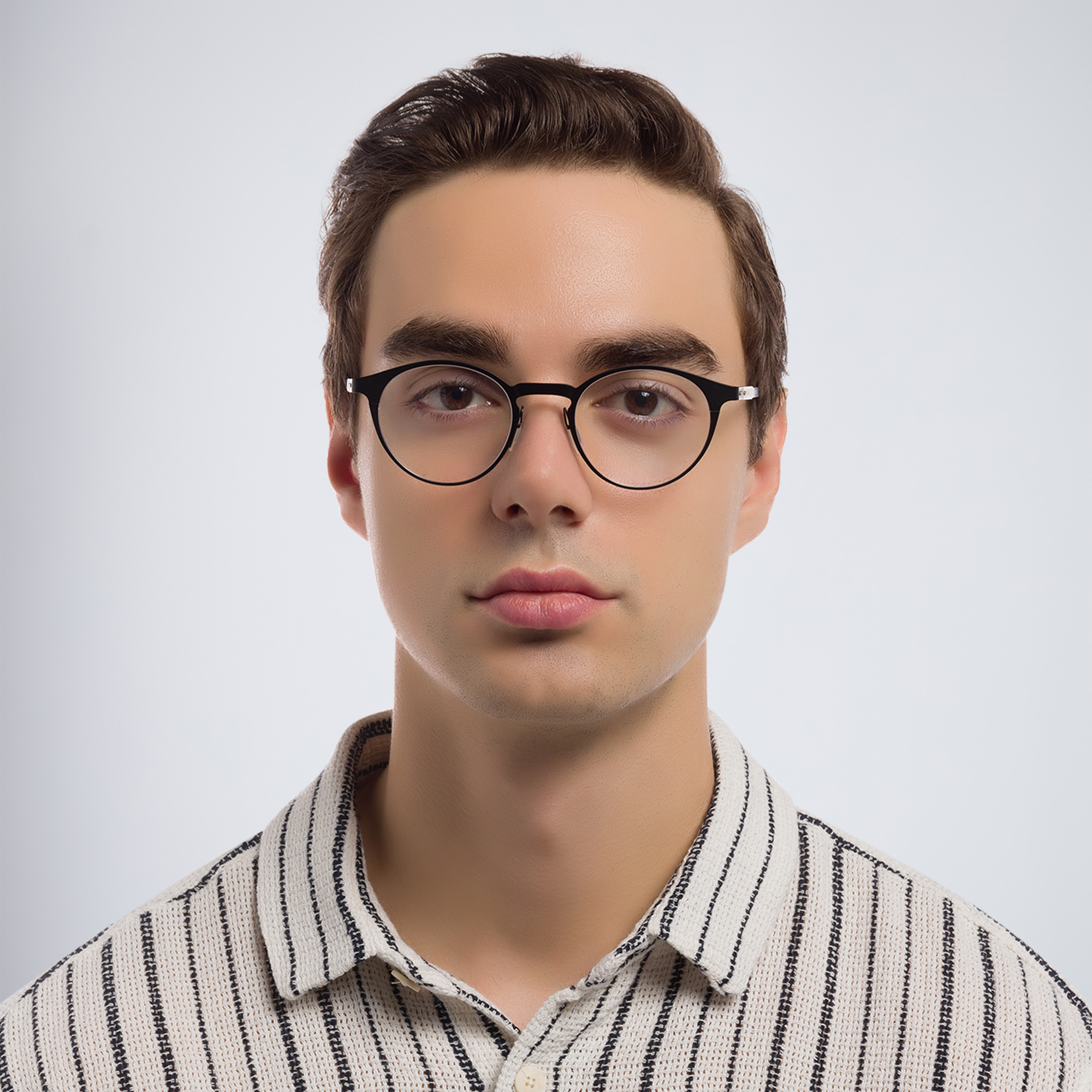 EYE'M Round Eyeglasses in Black – Product Photo 5