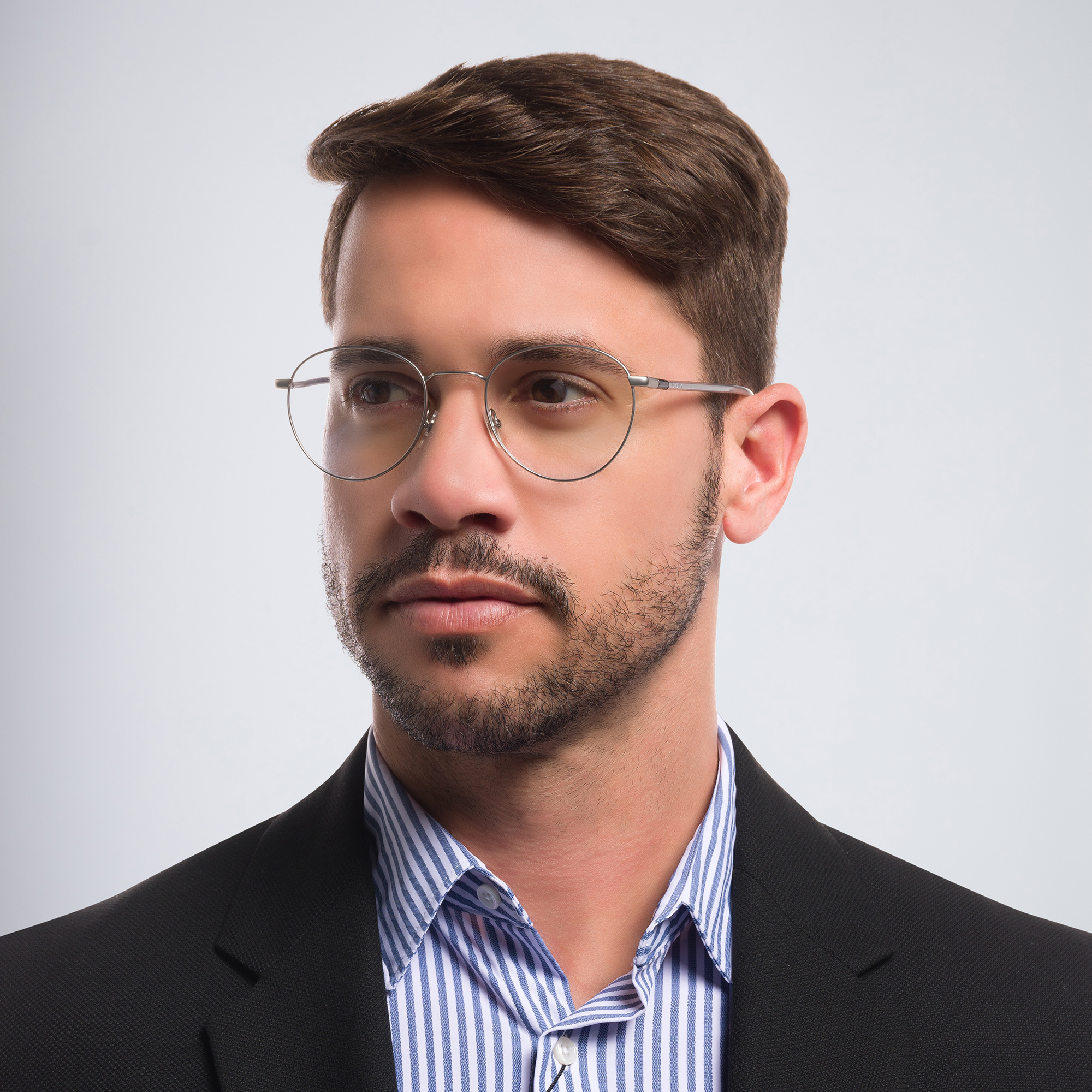 EYE'M Round Eyeglasses in Silver – Product Photo 5