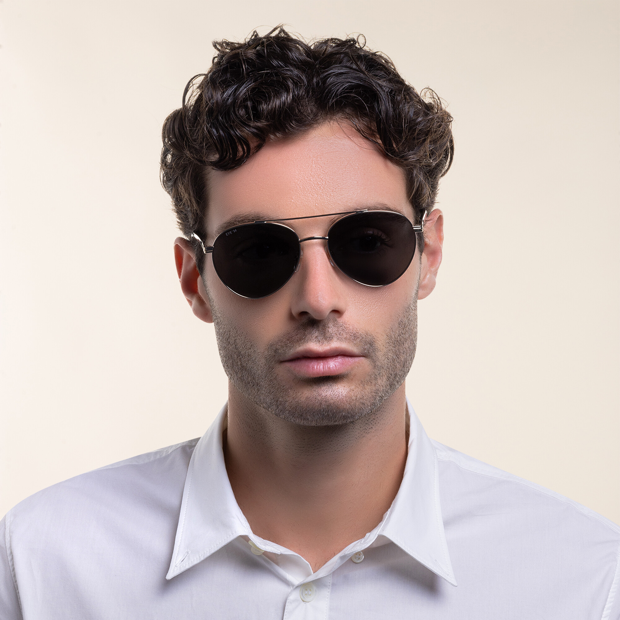 Shop EYE'M Round Sunglasses in Gold online.