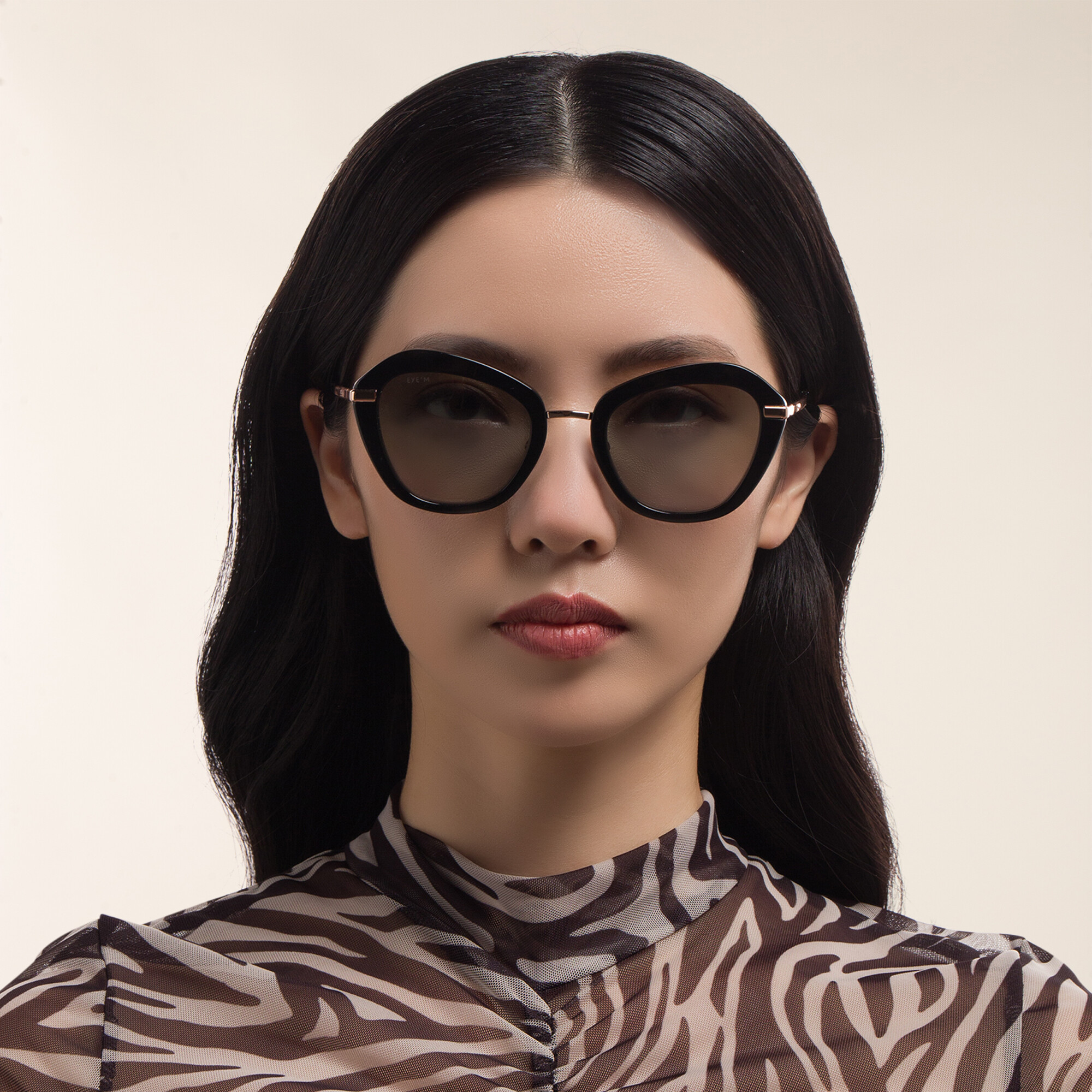 نظارة شمسية بتصميم غير منتظم من EYE'M بلون ذهبي - صورة المنتج 5