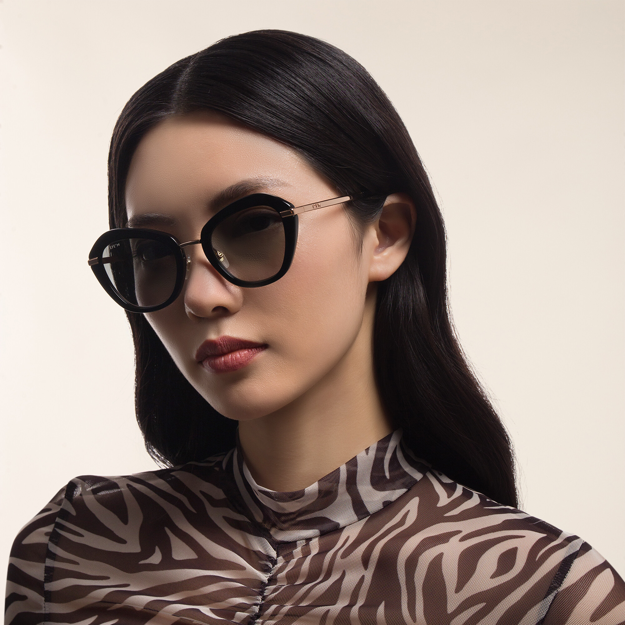 نظارة شمسية بتصميم غير منتظم من EYE'M بلون ذهبي - صورة المنتج 6