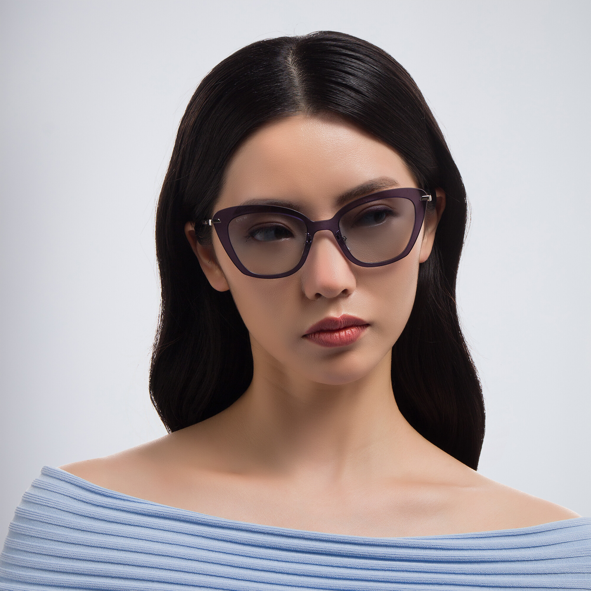 EYE'M Cat Eye Sunglasses in Blue – Product Photo 5