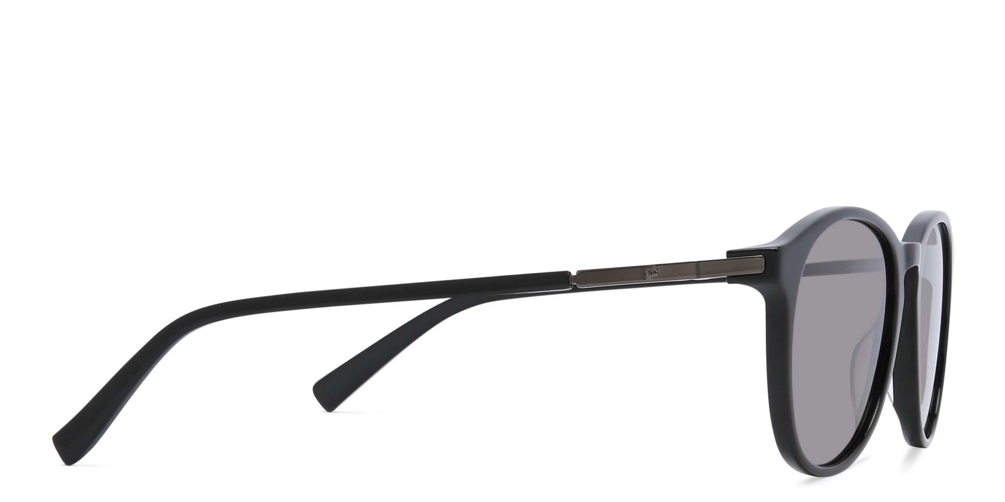 EYE'M Aviator Sunglasses in Black – Product Photo 3