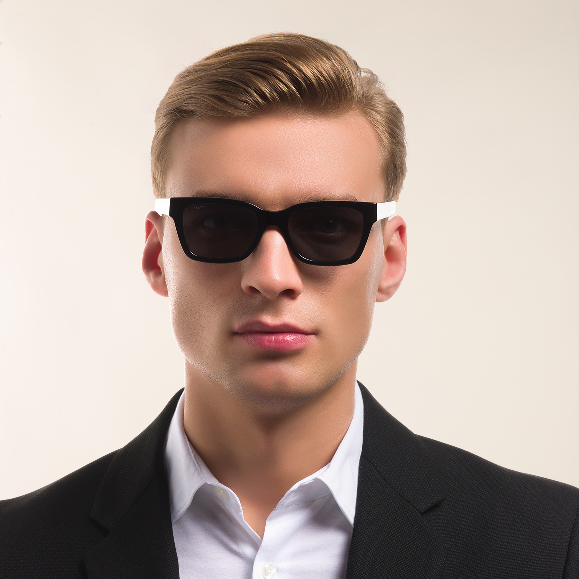 EYE'M Square Sunglasses in Black – Product Photo 5