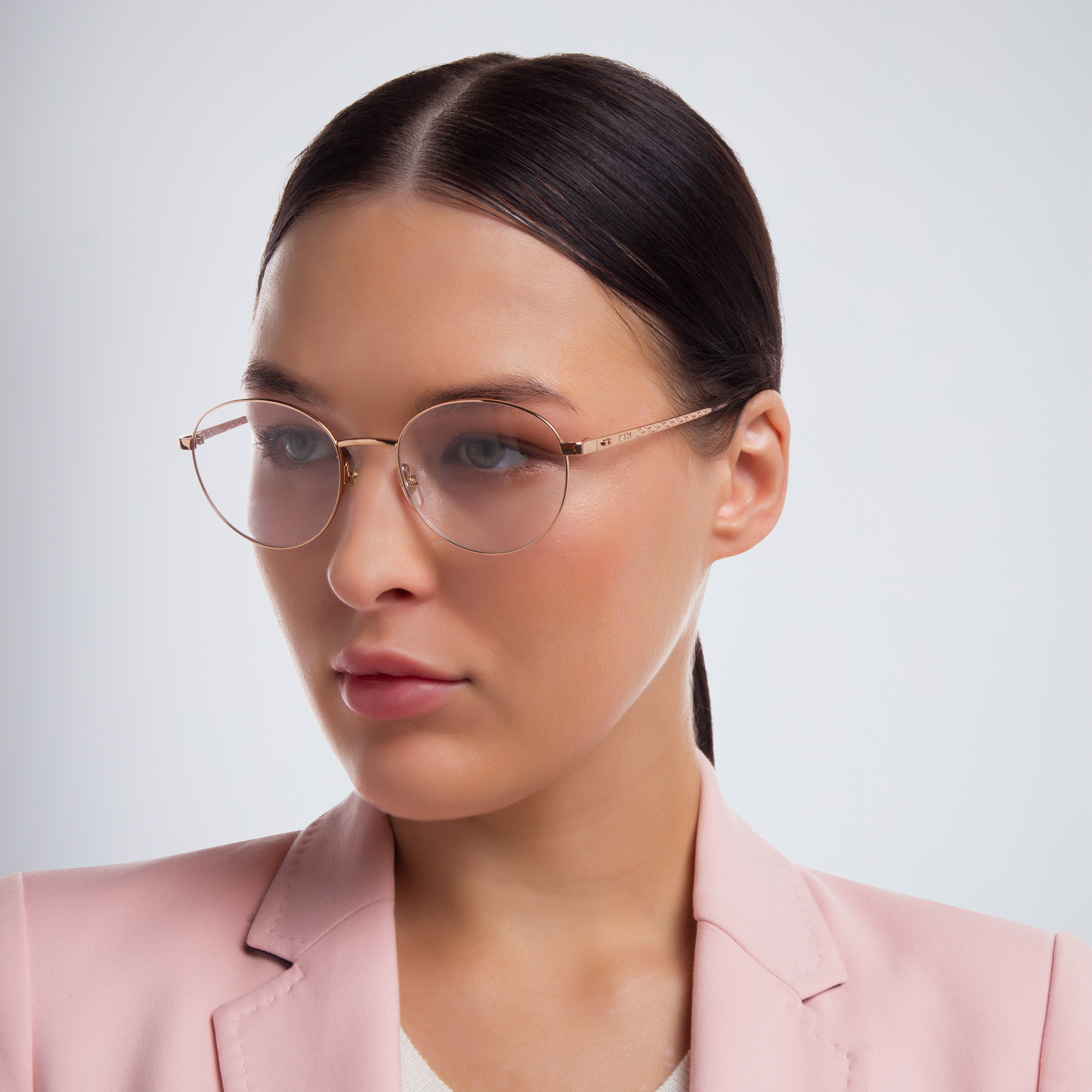EYE'M Round Eyeglasses in Gold – Product Photo 5