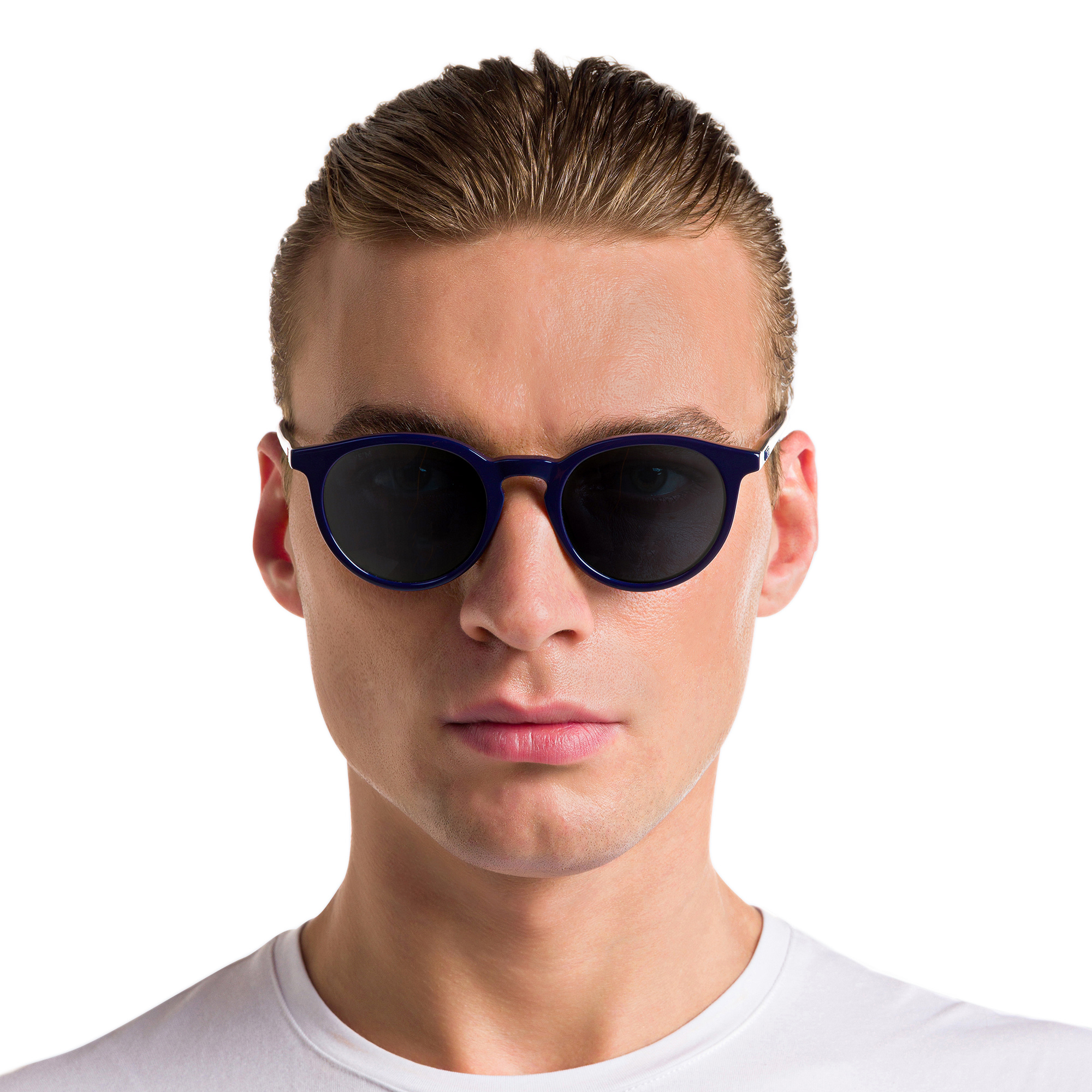 Shop EYE'M Round Sunglasses in Blue online.