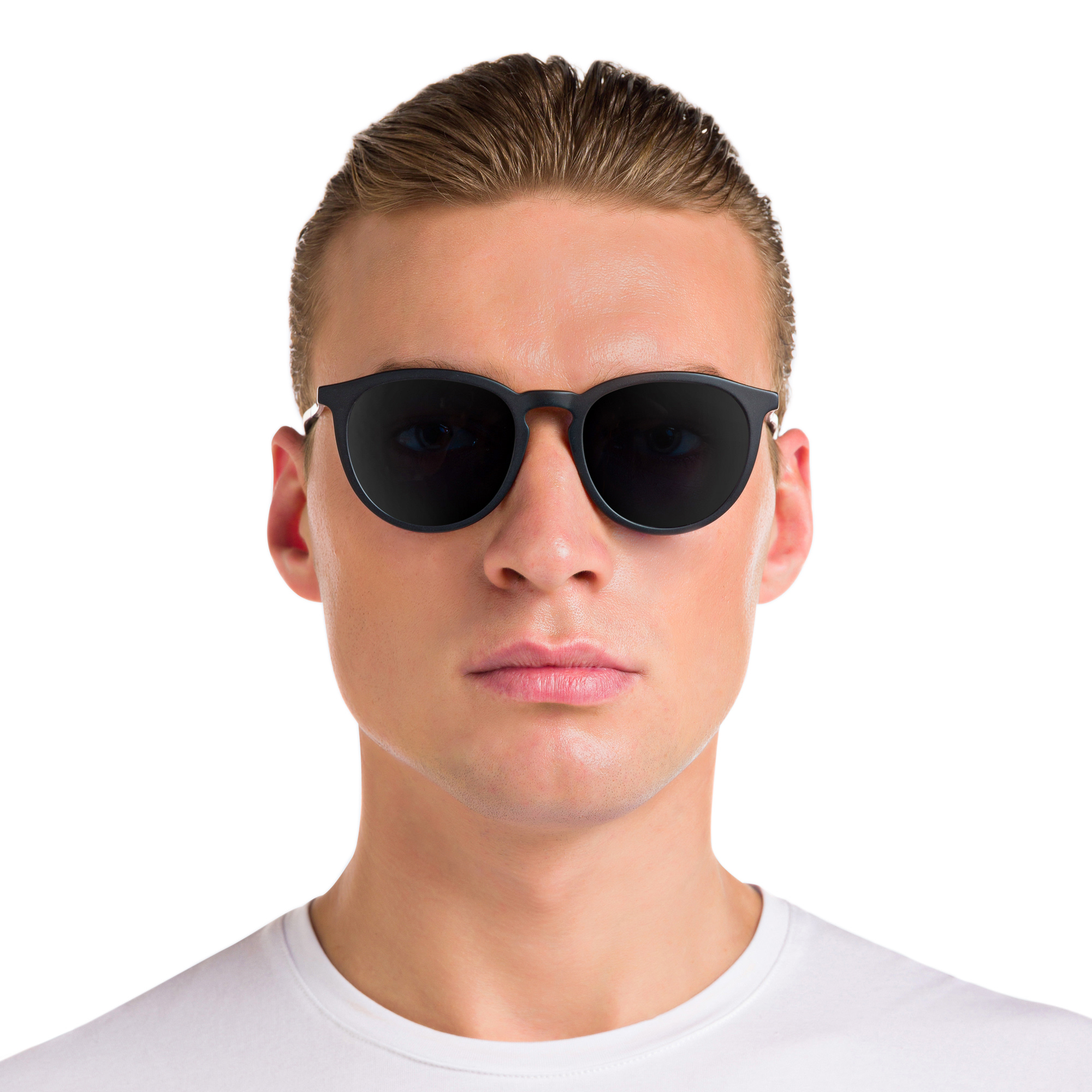 Shop EYE'M Round Sunglasses in Black online.