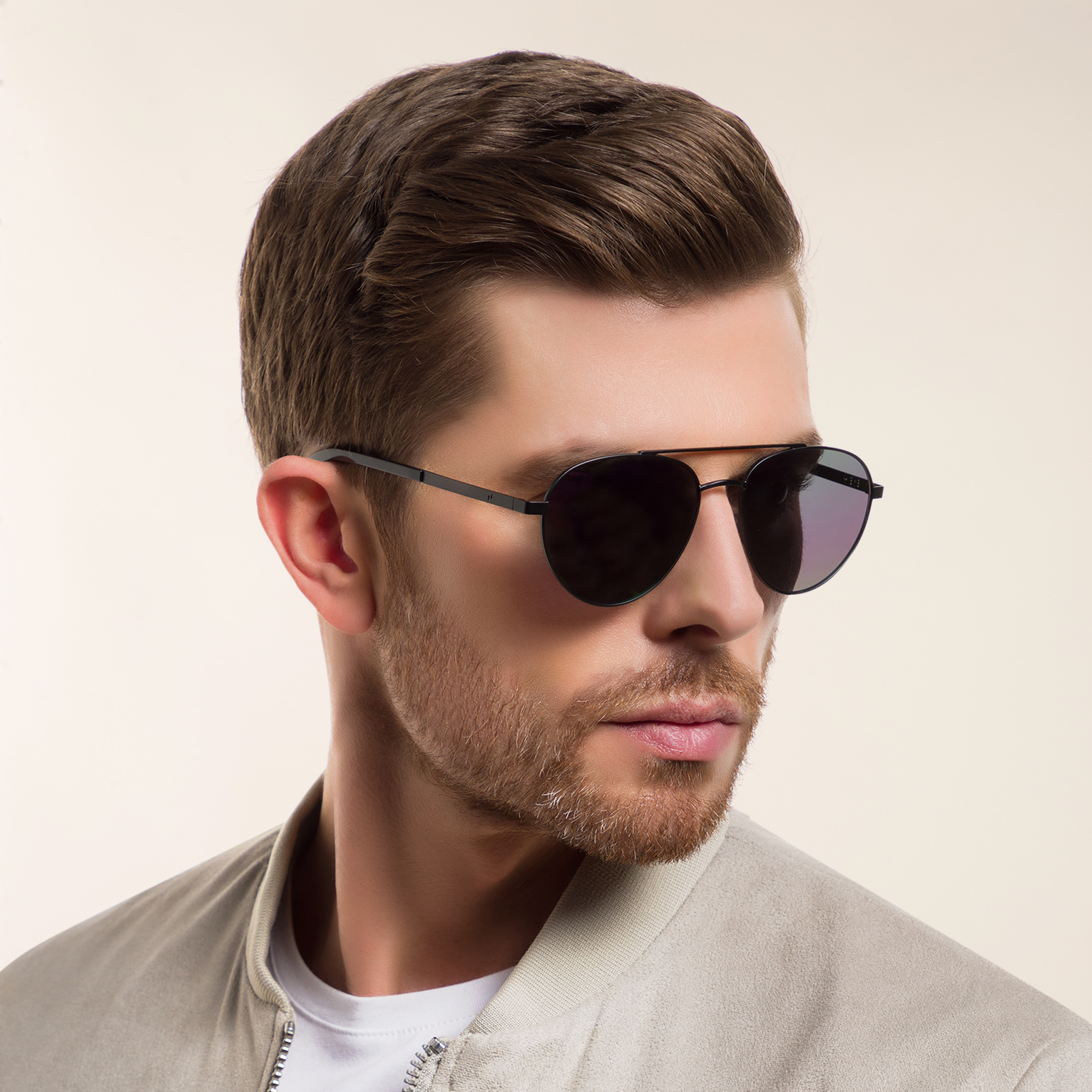 EYE'M Aviator Sunglasses in Black – Product Photo 6