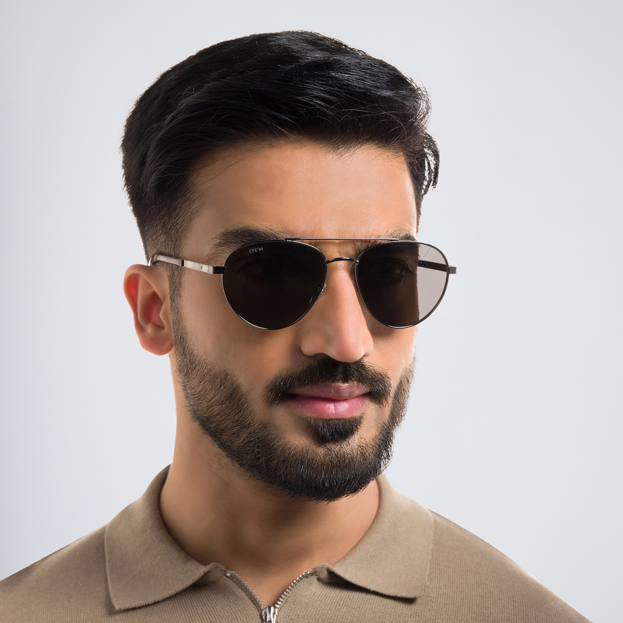 EYE'M Aviator Sunglasses in Silver – Product Photo 5