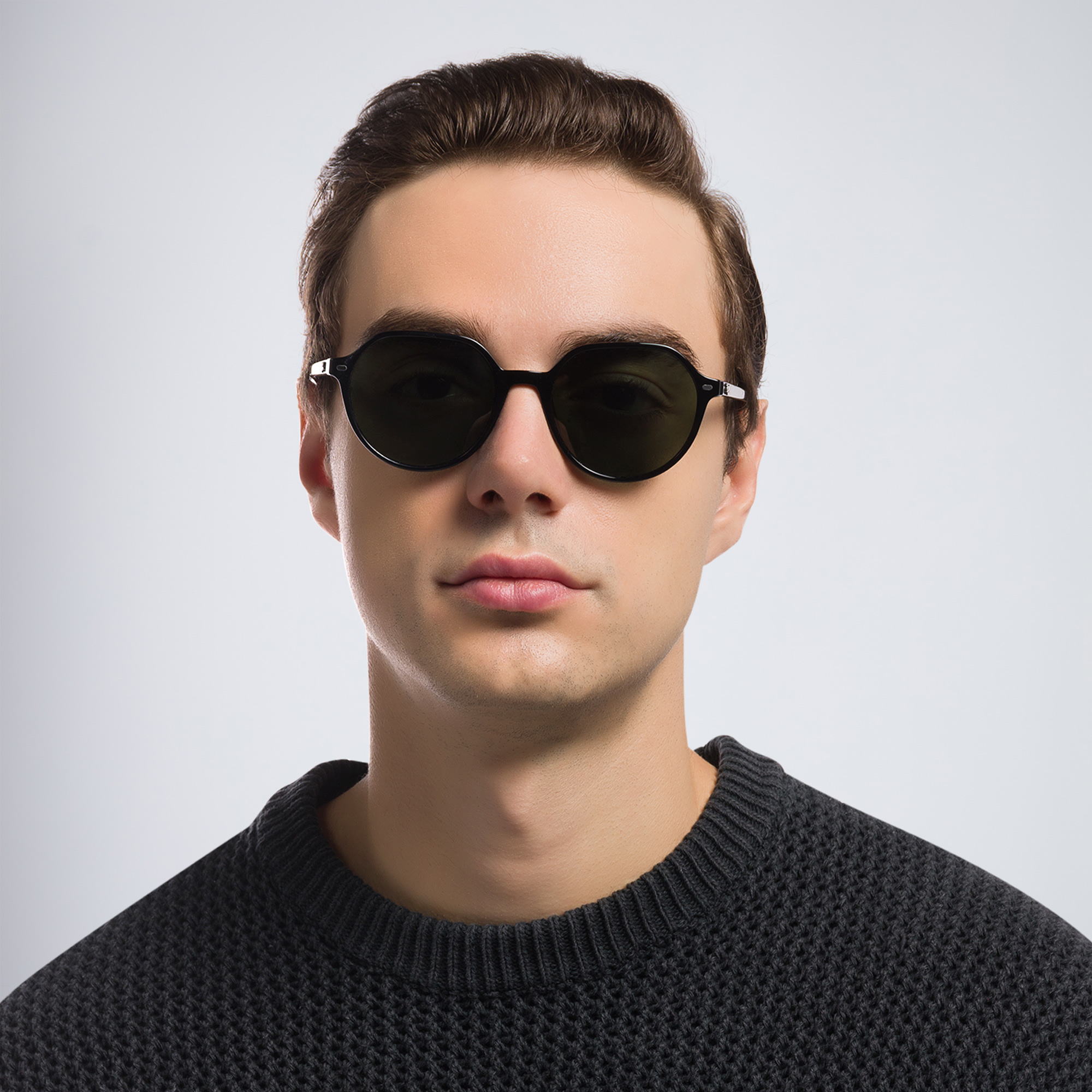 Shop Ray-Ban Thalia Unisex Square Sunglasses in Black online.