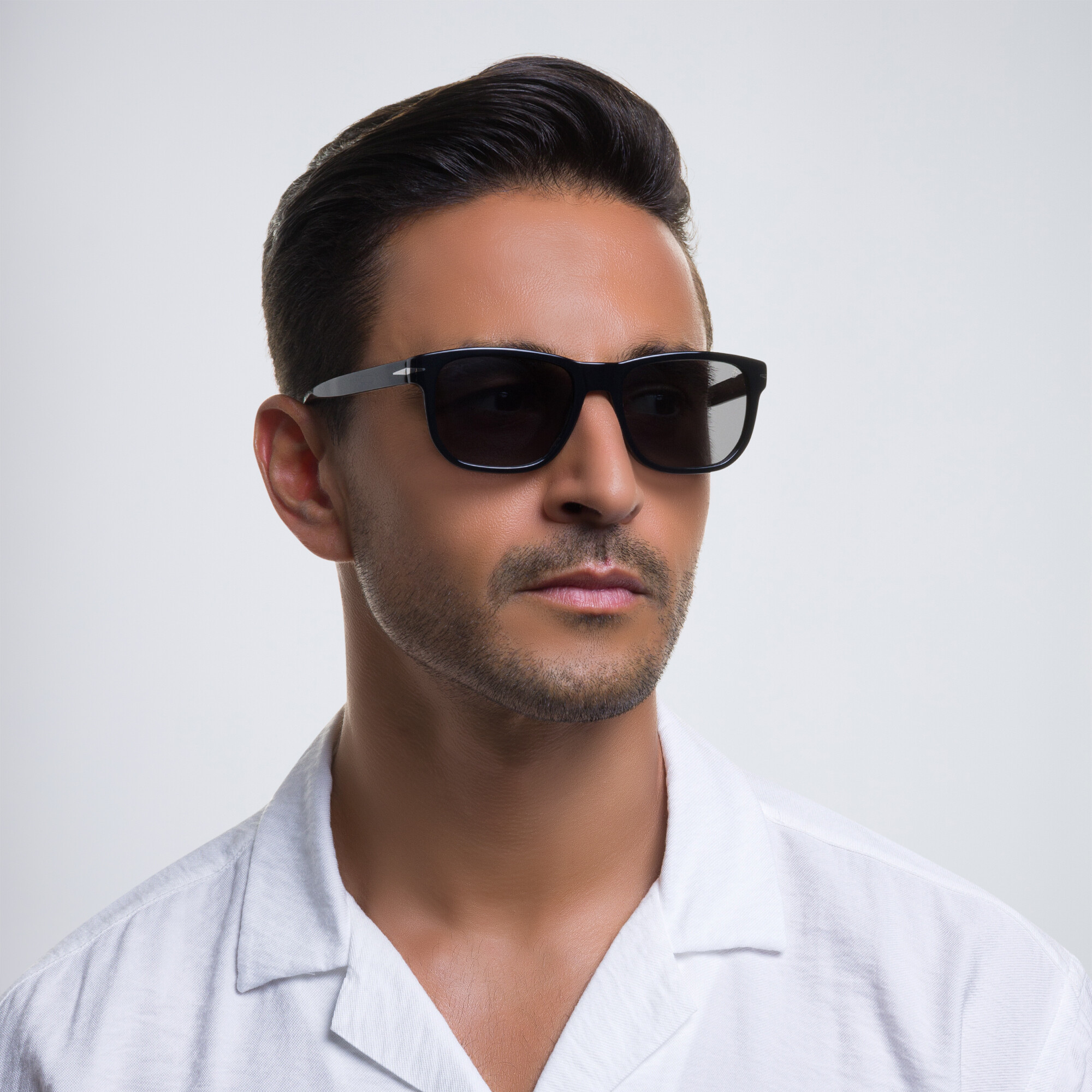 DAVID BECKHAM Rectangle Sunglasses in Black & Silver – Product Photo 6