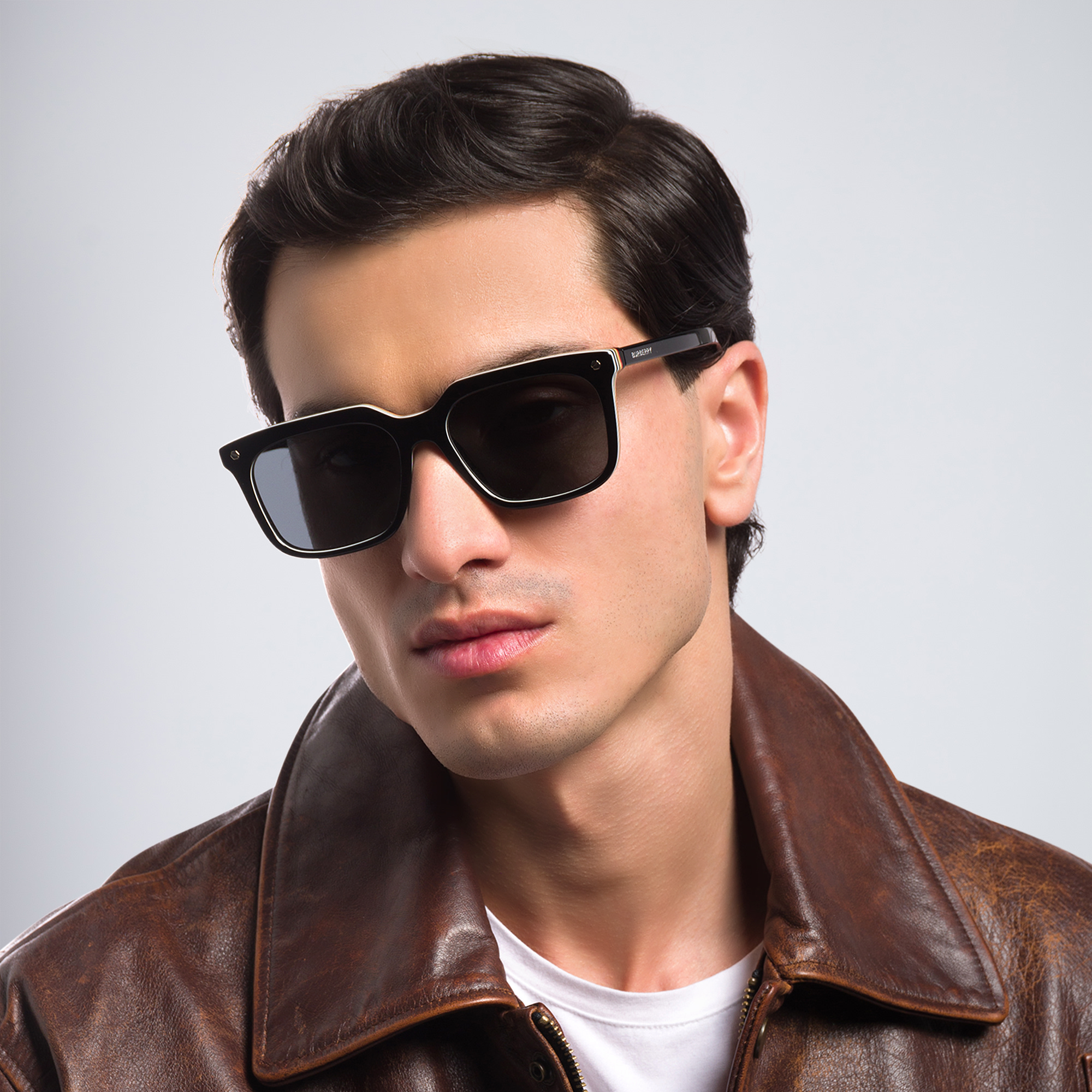 نظارة شمسية مربعة من بربري بلون أسود - صورة المنتج 6