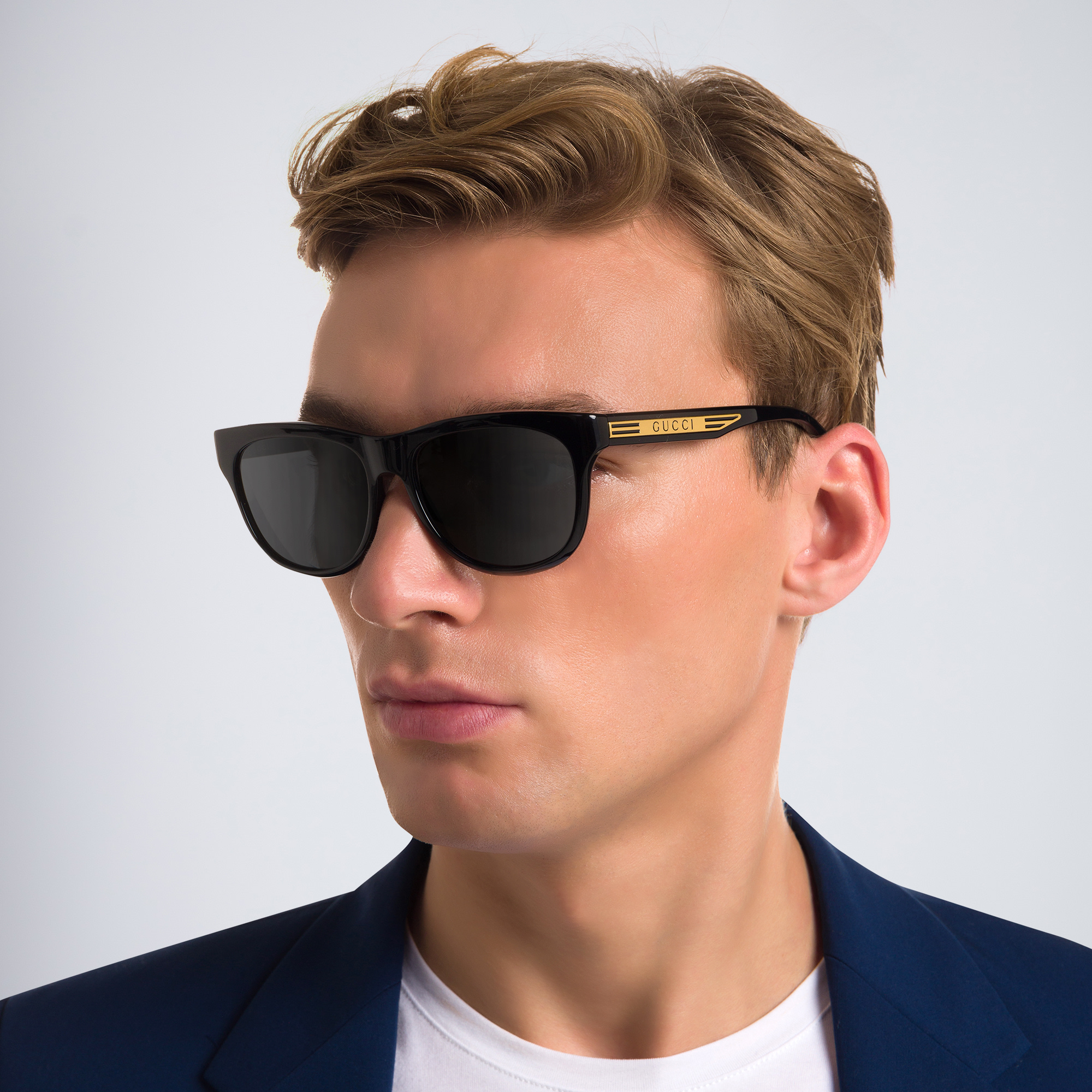 Shop GUCCI Rectangle Sunglasses in Black online.