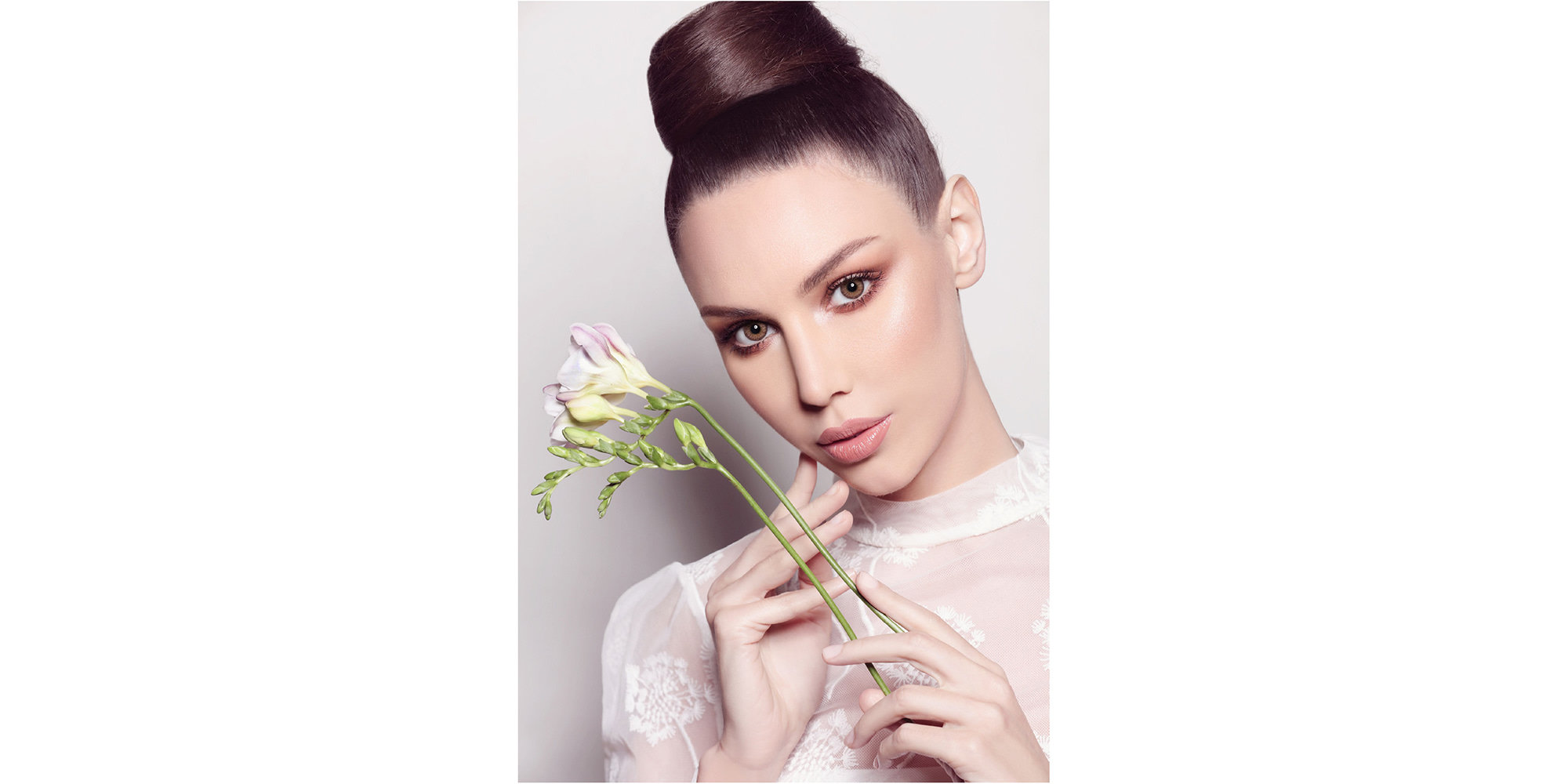 DIVA Monthly Color Contact Lenses - Latte – Product Photo 3