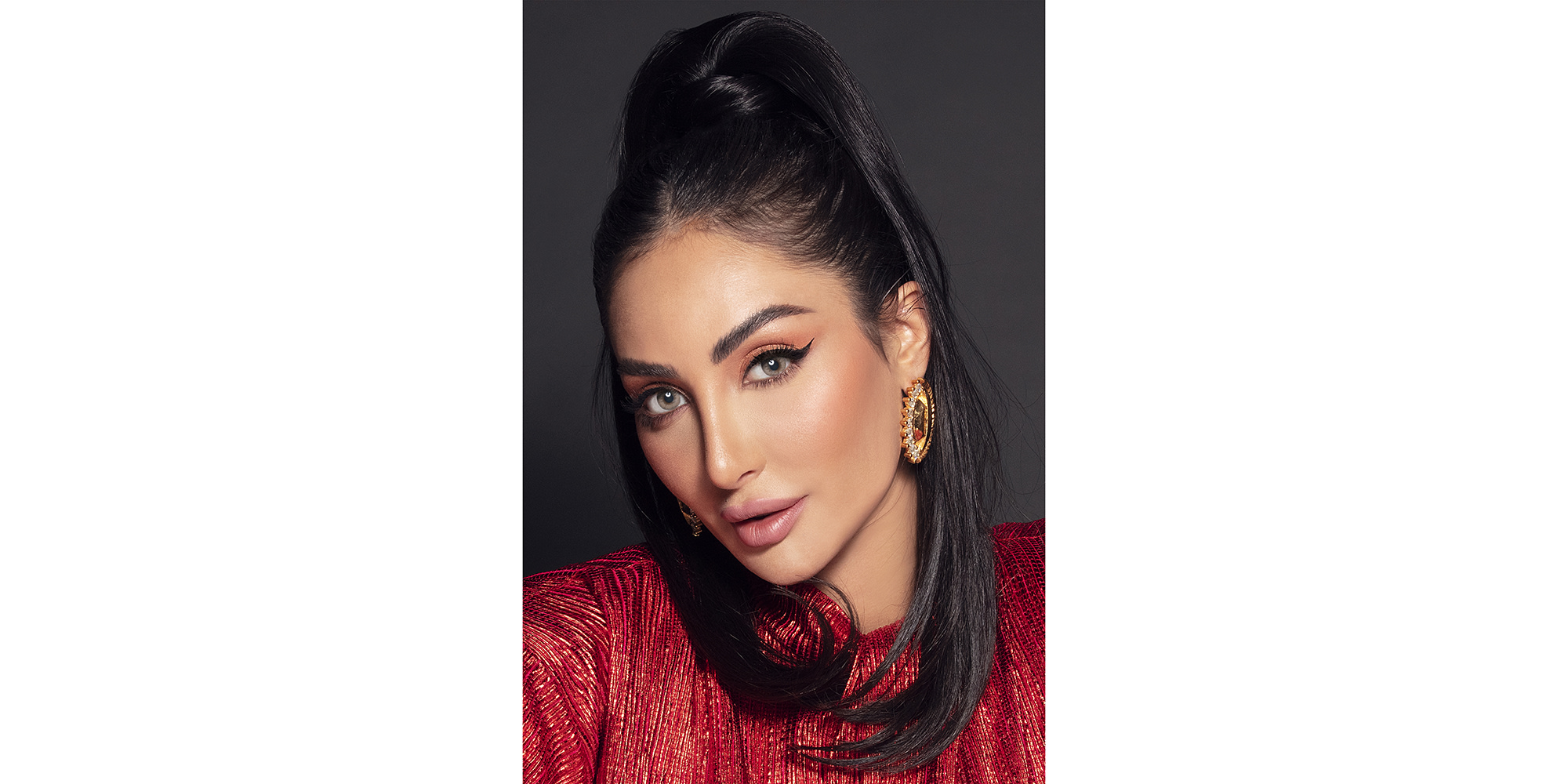 Amara Monthly Color Contact Lenses - Brown Gold – Product Photo 3