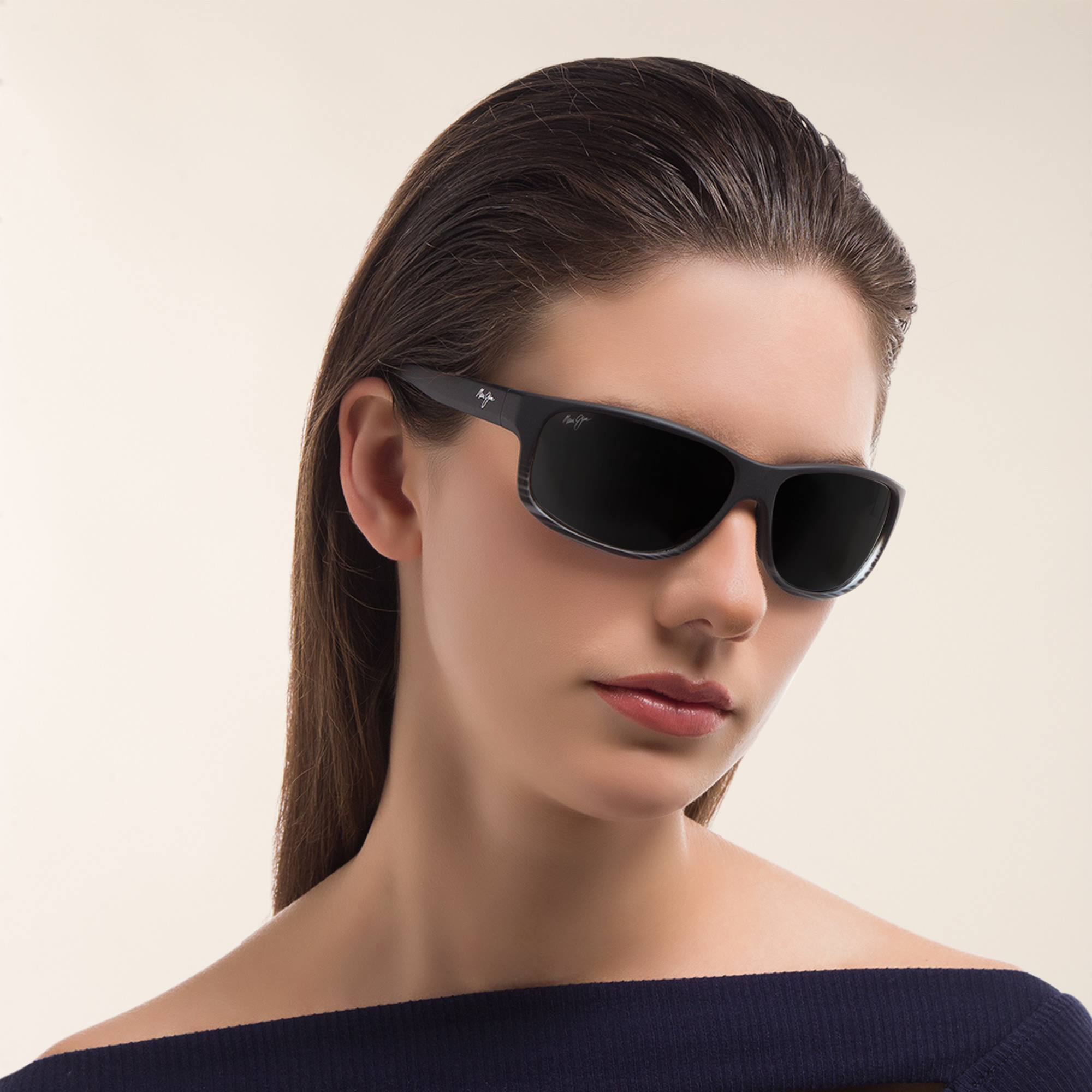 Maui Jim Kaiwi Channel 840 Unisex Rectangle Sunglasses in Black – Product Photo 6