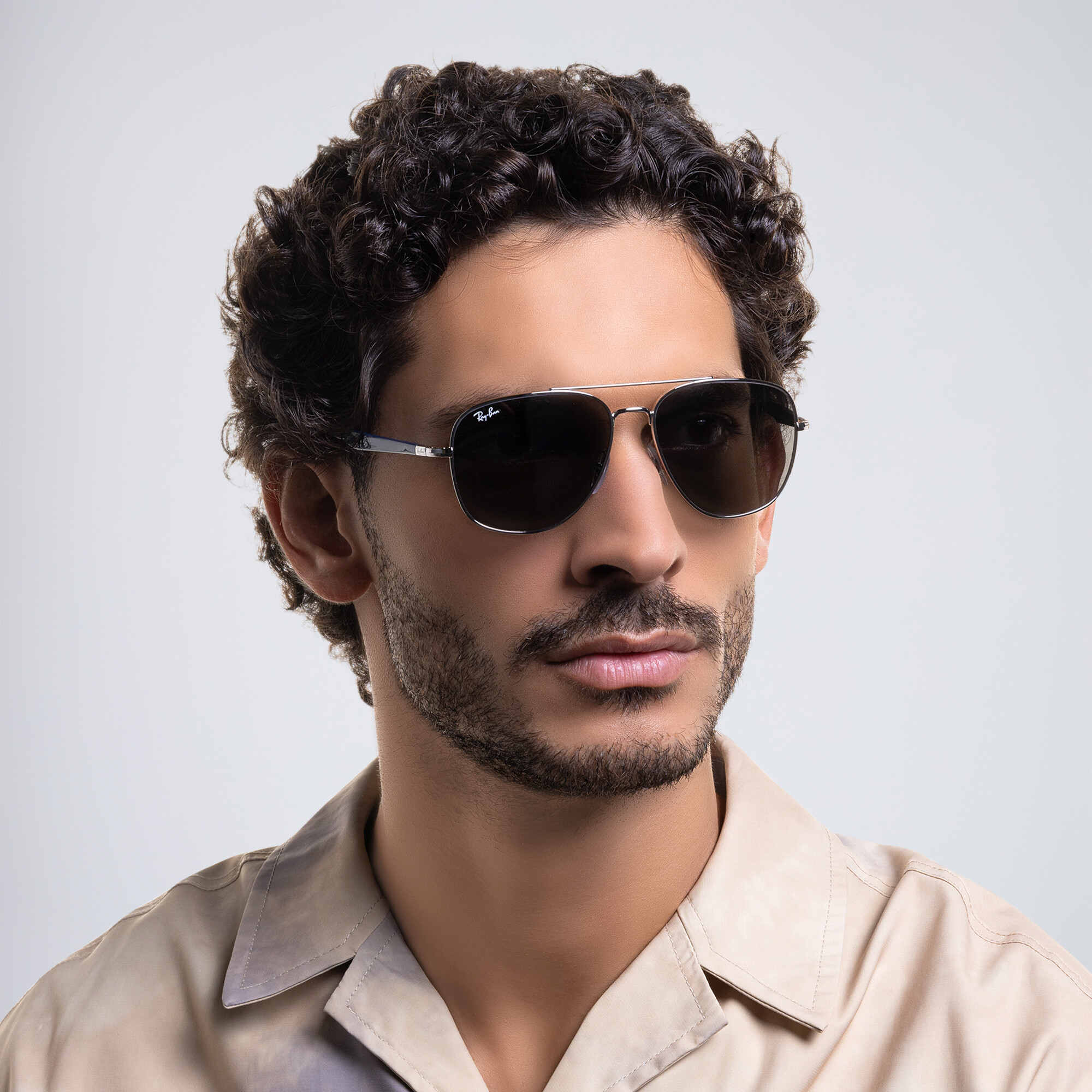 Shop Ray-Ban Unisex Square Sunglasses in Silver online.