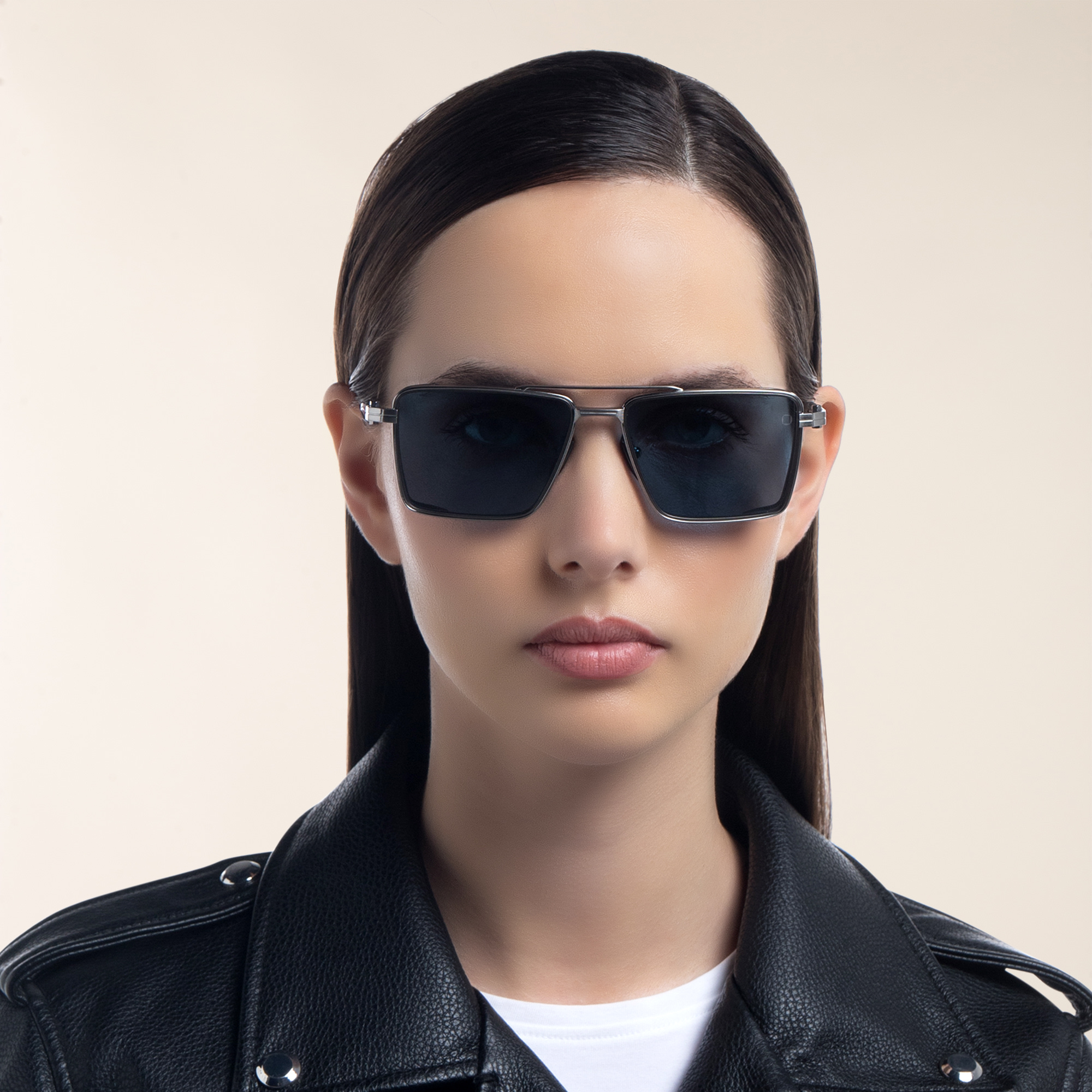 AKONI Sprint-A Unisex Square Sunglasses in Black – Product Photo 5