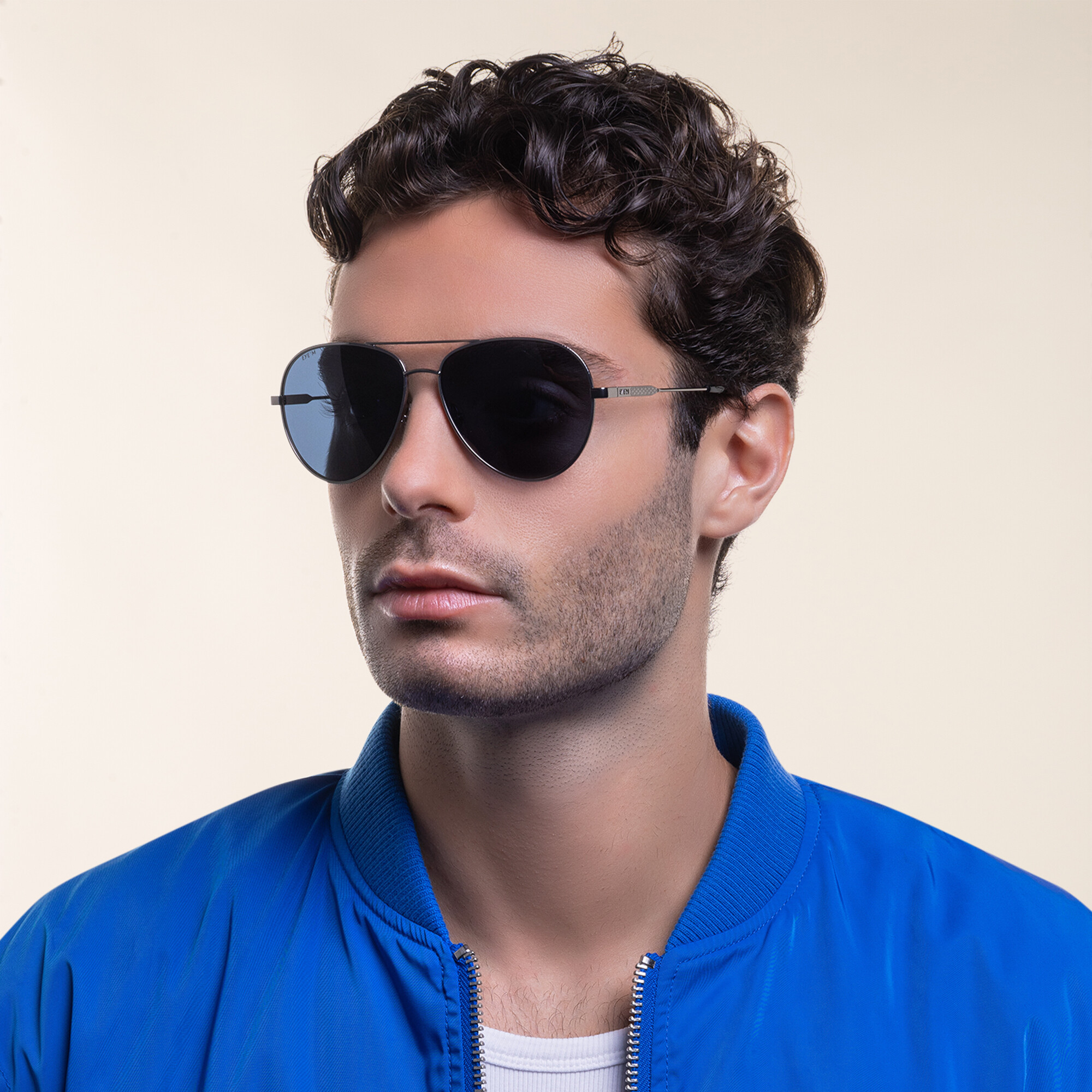 EYE'M Aviator Sunglasses in Silver – Product Photo 5