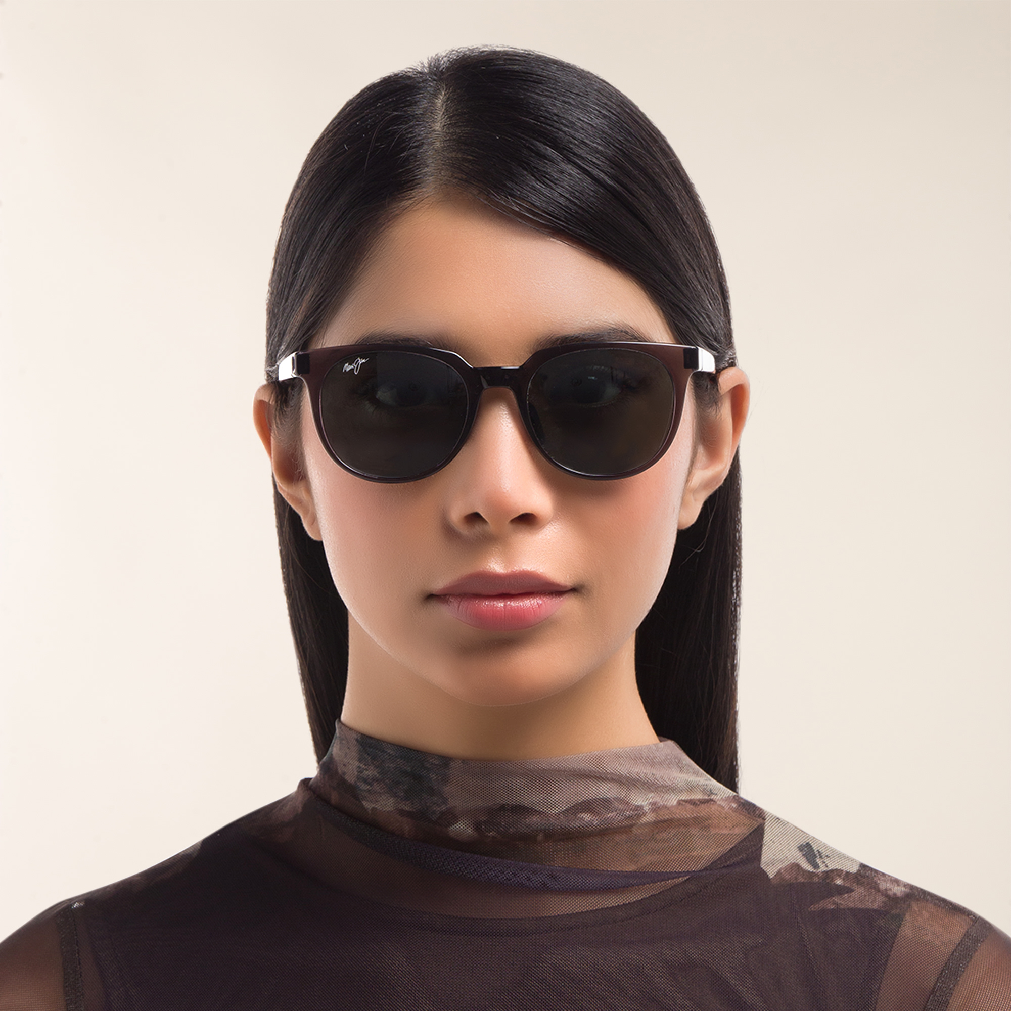 Shop Maui Jim Wailua Round Sunglasses in Grey online.