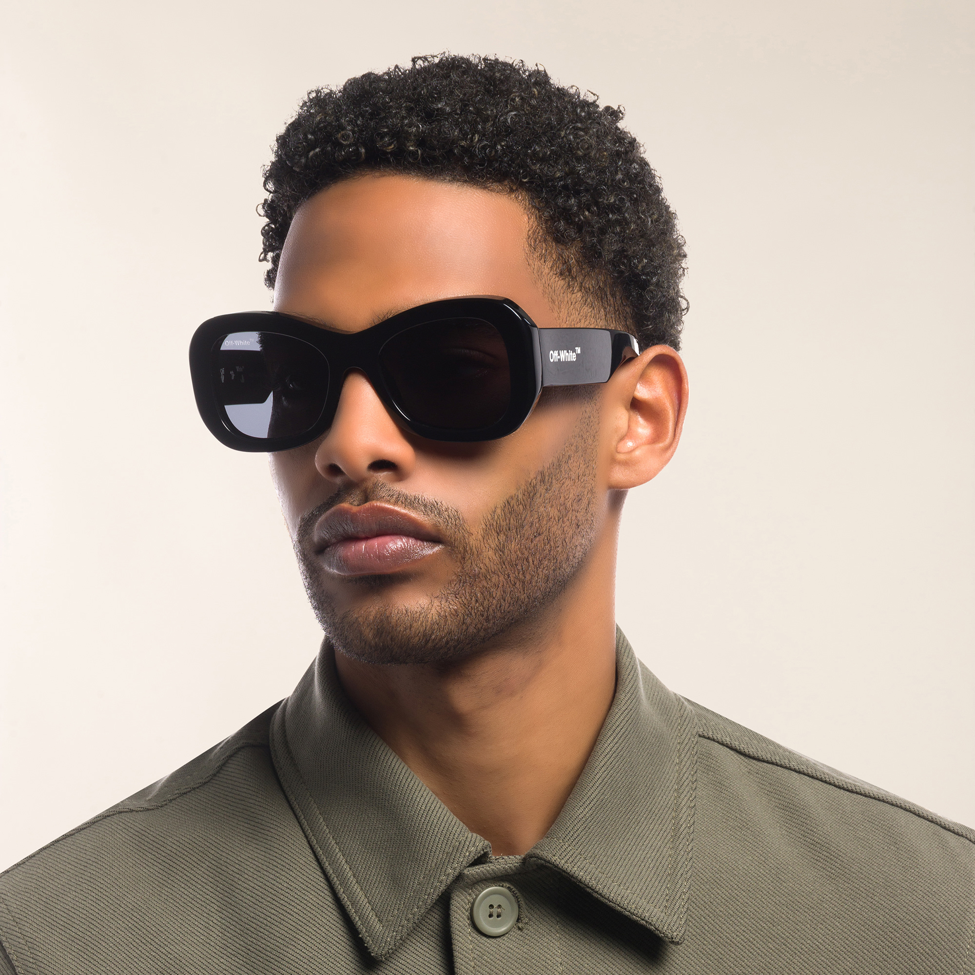 Shop OFF WHITE Unisex Round Sunglasses in Black online.