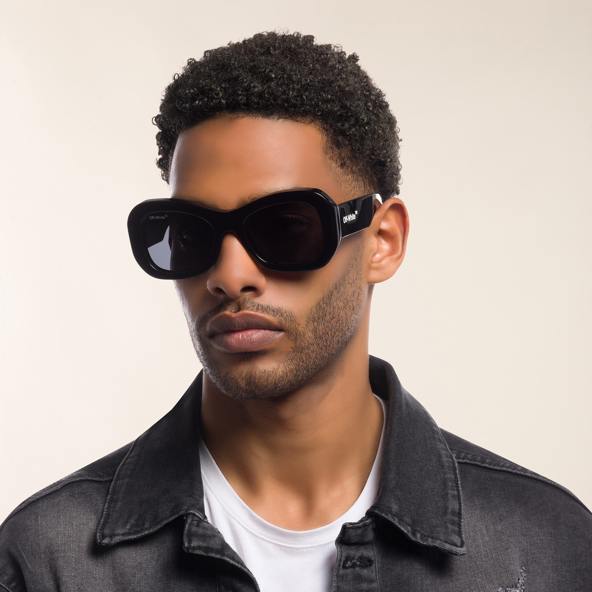 Shop OFF WHITE Unisex Round Eyeglasses in Havana online.