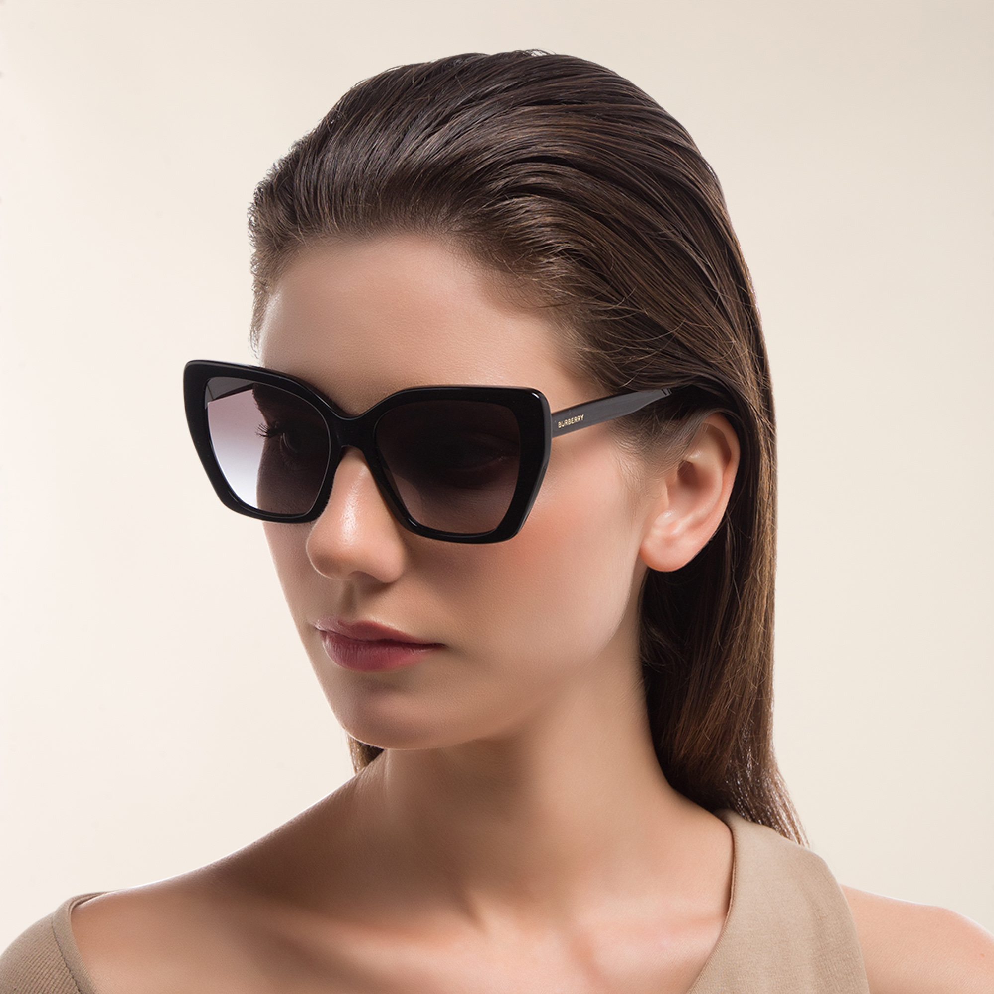 BURBERRY Cat Eye Sunglasses in Black – Product Photo 5