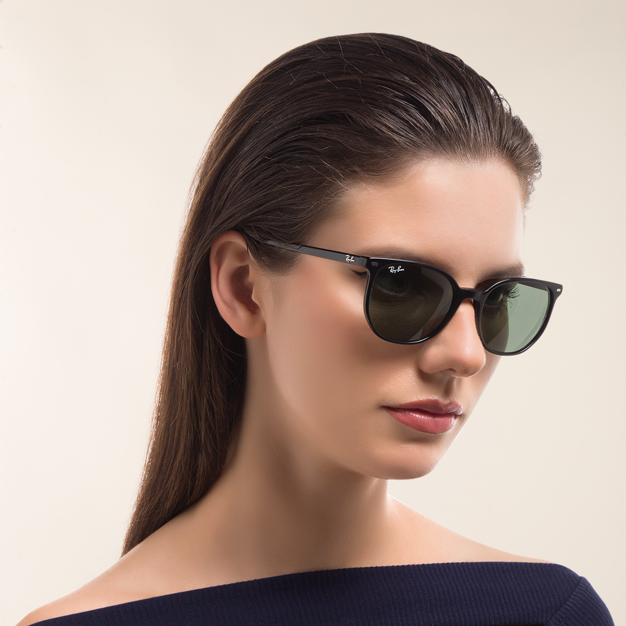 تسوق نظارات شمسية إليوت بإطار مربّع للجنسين راي بان بلون أسود أونلاين.