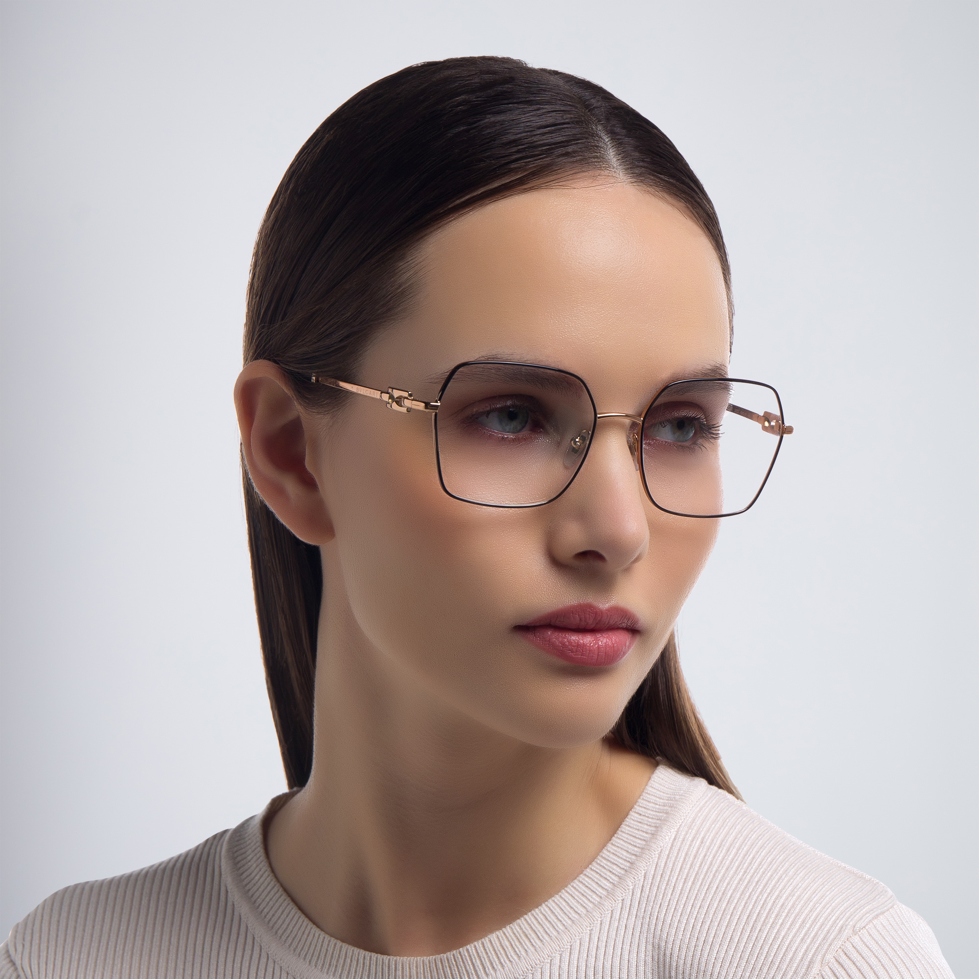 نظارة طبية بإطار مربع من بولغري بلون أسود - صورة المنتج 6