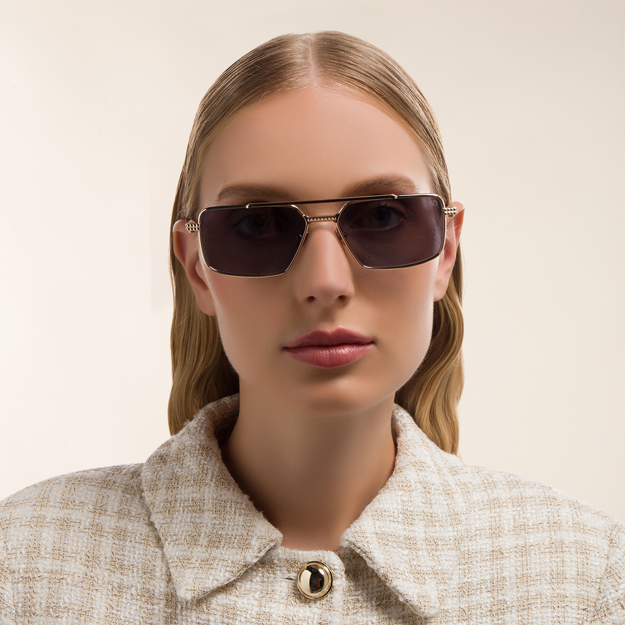 Shop VALENTINO Unisex Aviator Sunglasses in Rose Gold online.
