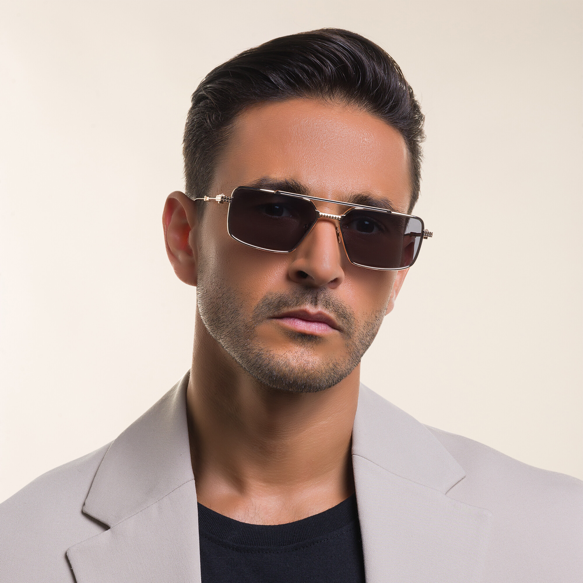 Shop VALENTINO Unisex Aviator Sunglasses in Rose Gold online.