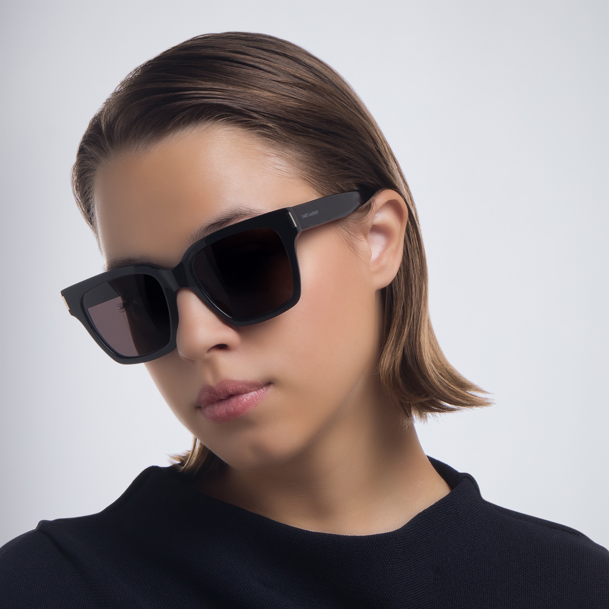 تسوق نظارات شمسية مربّعة للجنسين سان لوران بلون أسود أونلاين.