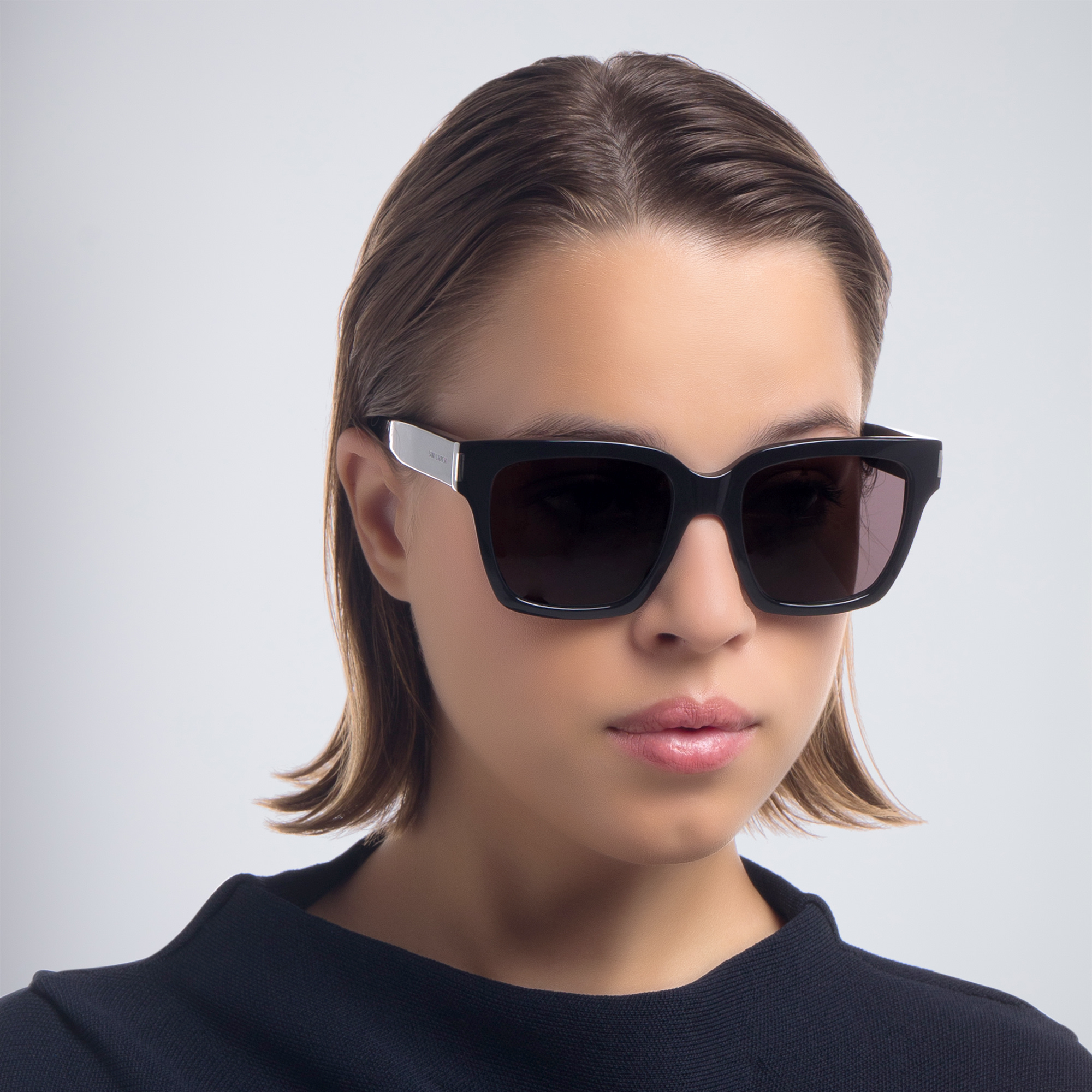 تسوق نظارات شمسية مربّعة للجنسين سان لوران بلون أسود أونلاين.