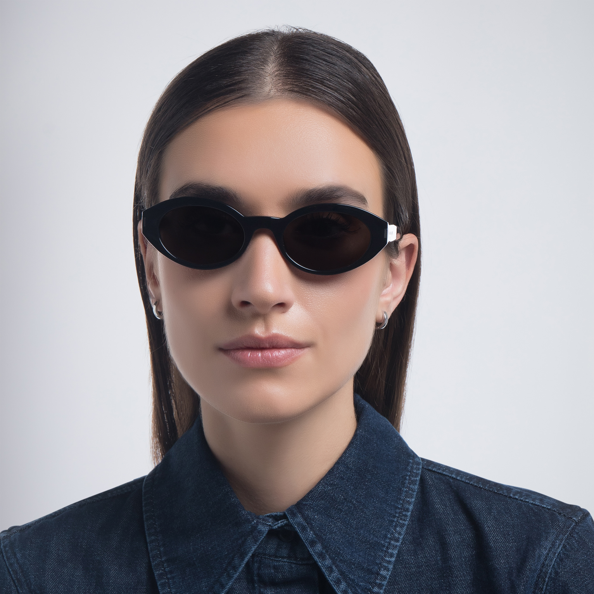 SAINT LAURENT Round Sunglasses in Black – Product Photo 5