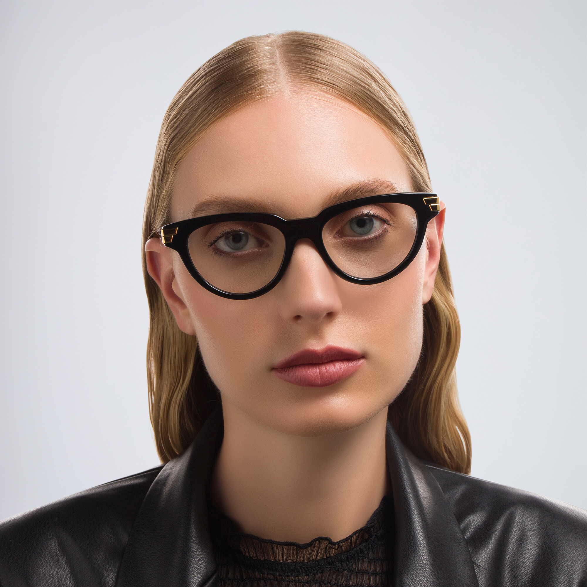BOTTEGA VENETA Cat-Eye Eyeglasses in Black – Product Photo 5