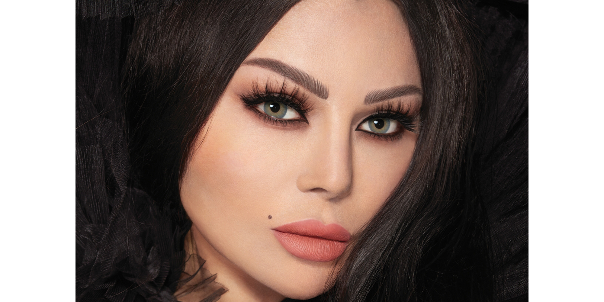 تسوق عدسات لاصقة ملوّنة للإستخدام الشهري - أزور بلو سيلينا أونلاين.