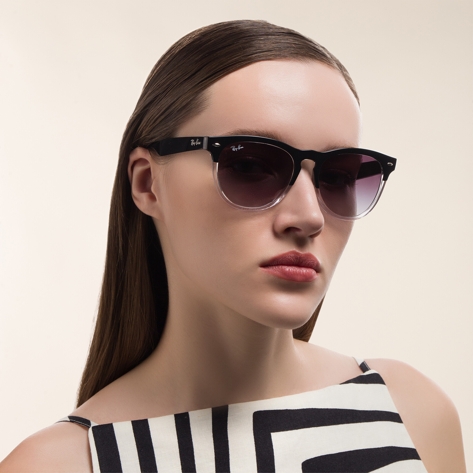 Shop Ray-Ban Unisex Round Sunglasses in Black On Transparent online.