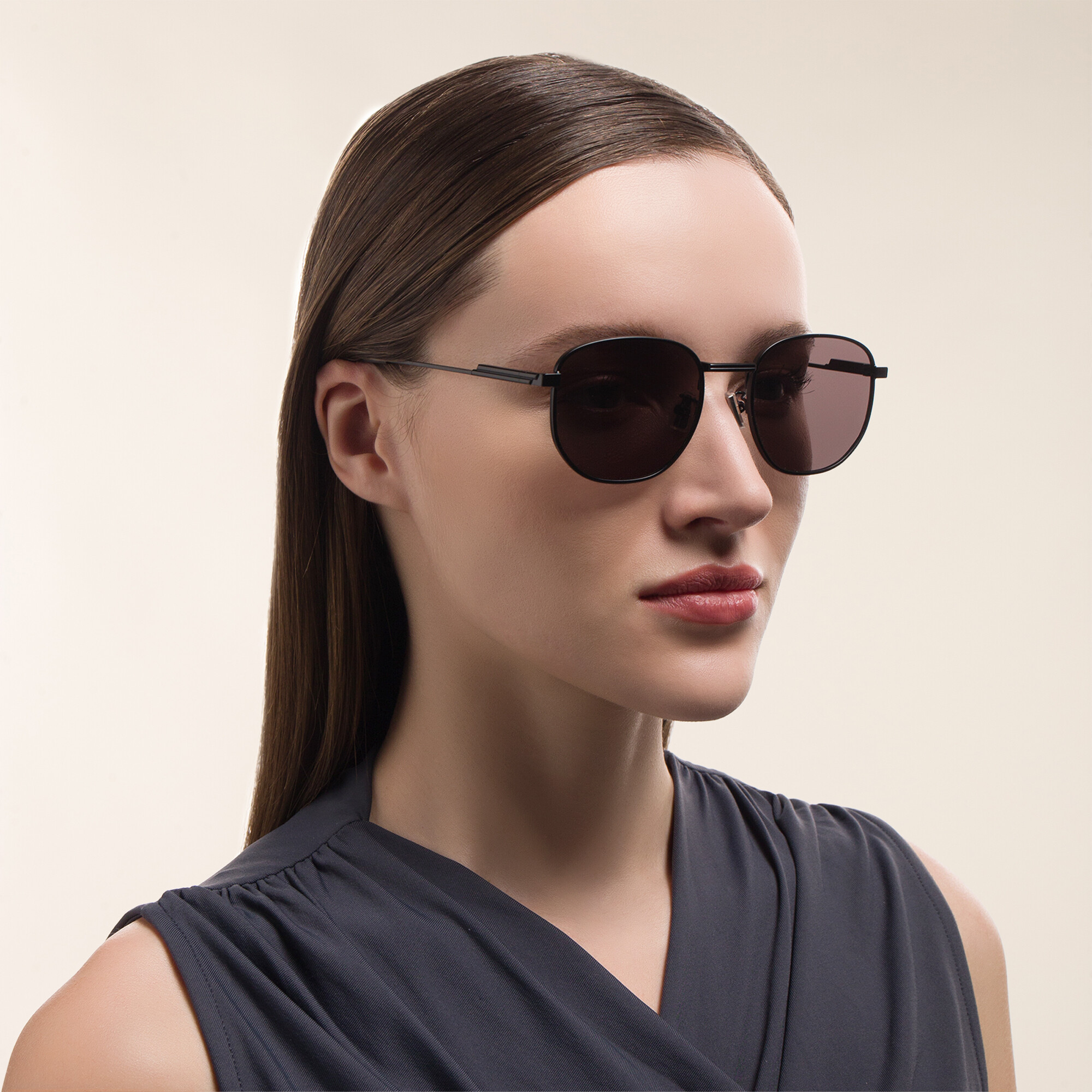 Shop BOTTEGA VENETA Unisex Round Sunglasses in Black online.