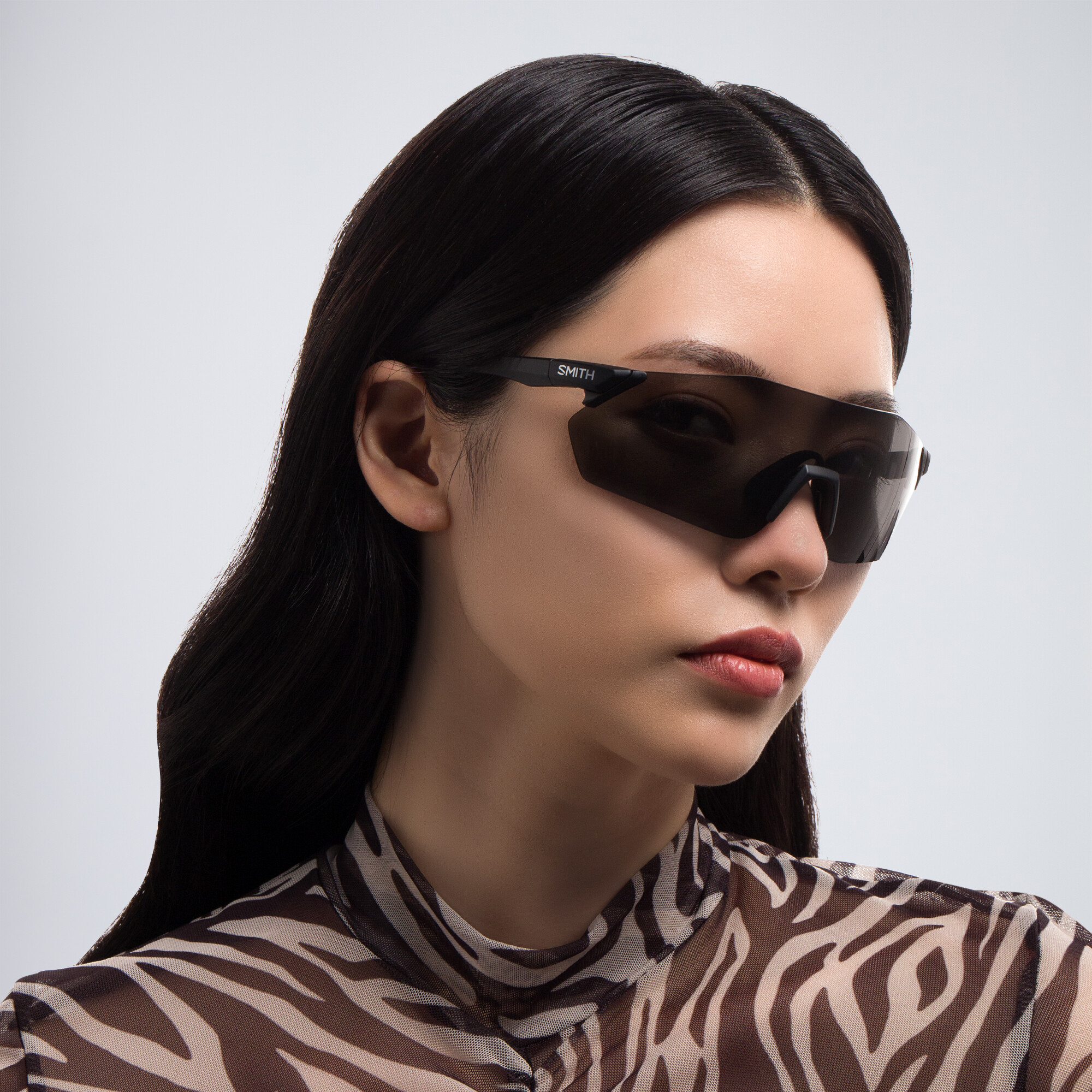 SMITH Unisex Rimless Wide Irregular Sunglasses in Black – Product Photo 6